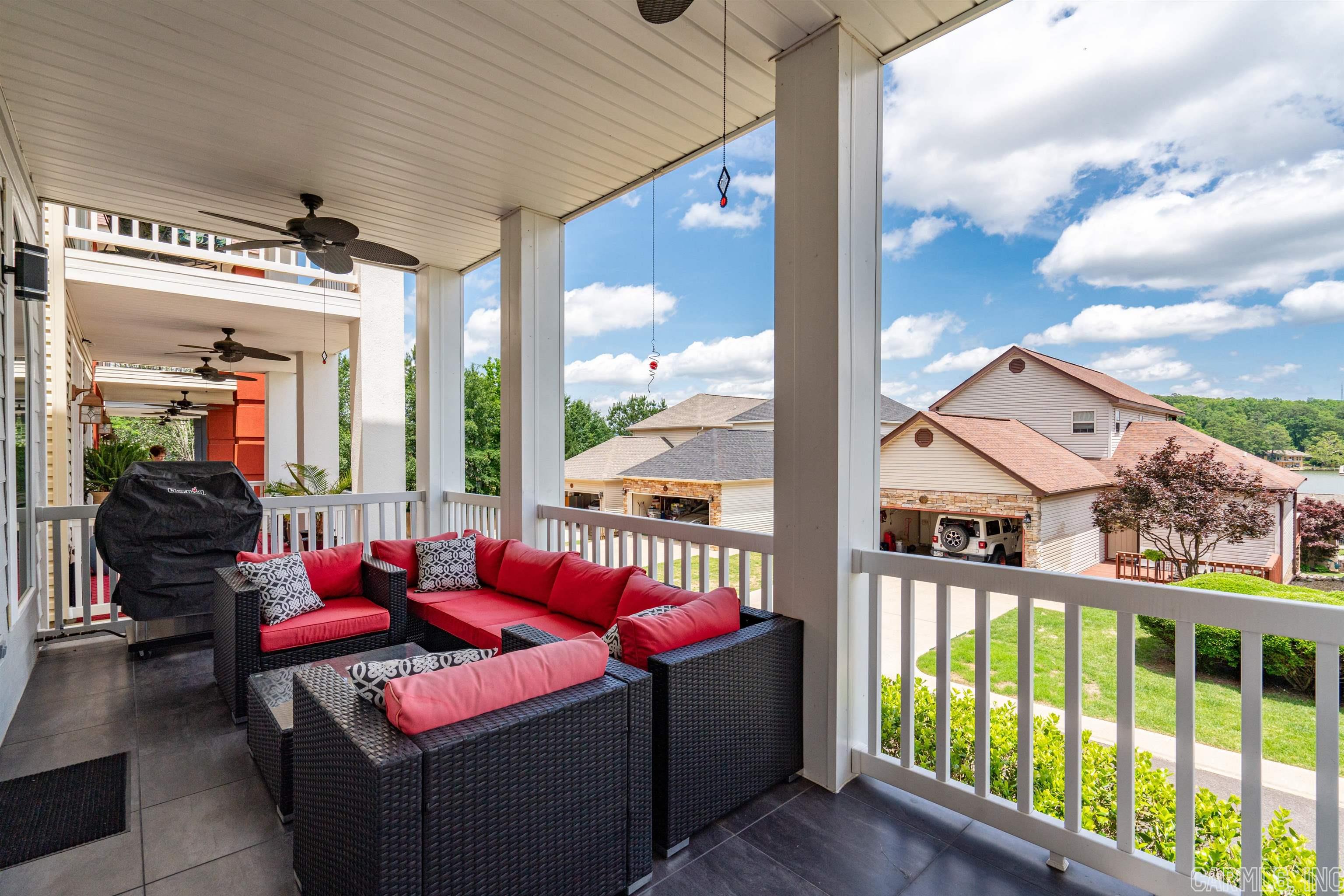 MAJESTIC LAKE VILLAGE TOWNHOMES - Residential