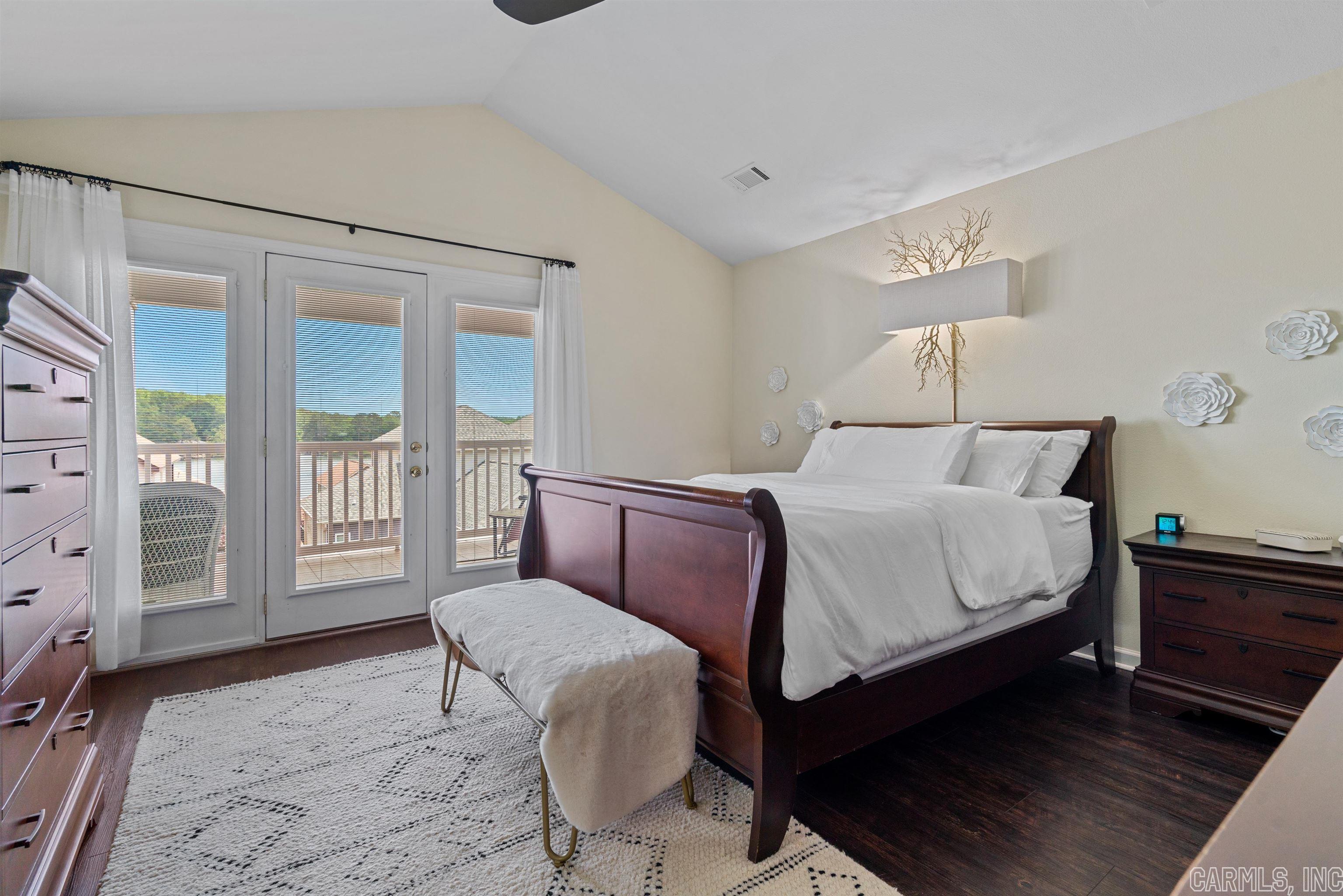 MAJESTIC LAKE VILLAGE TOWNHOMES - Residential