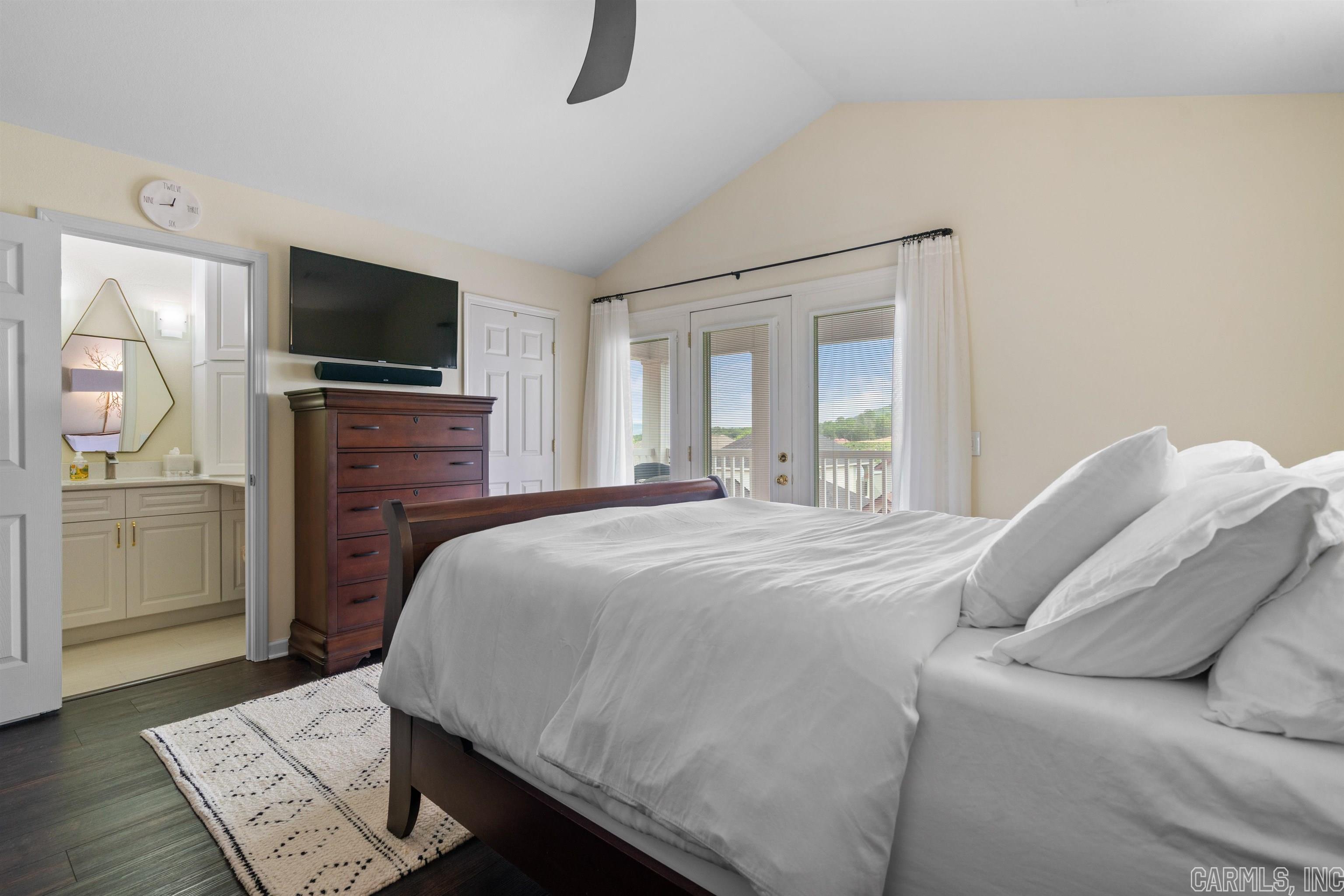 MAJESTIC LAKE VILLAGE TOWNHOMES - Residential