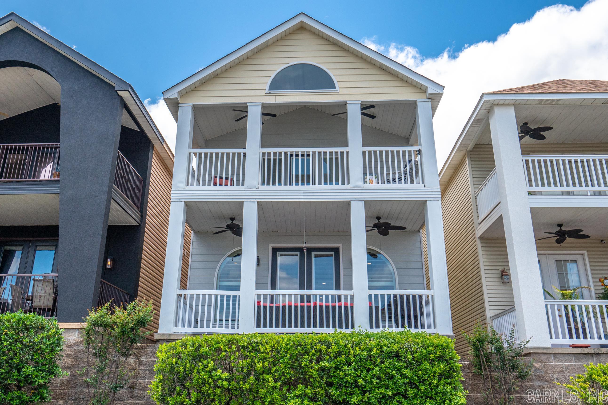 MAJESTIC LAKE VILLAGE TOWNHOMES - Residential