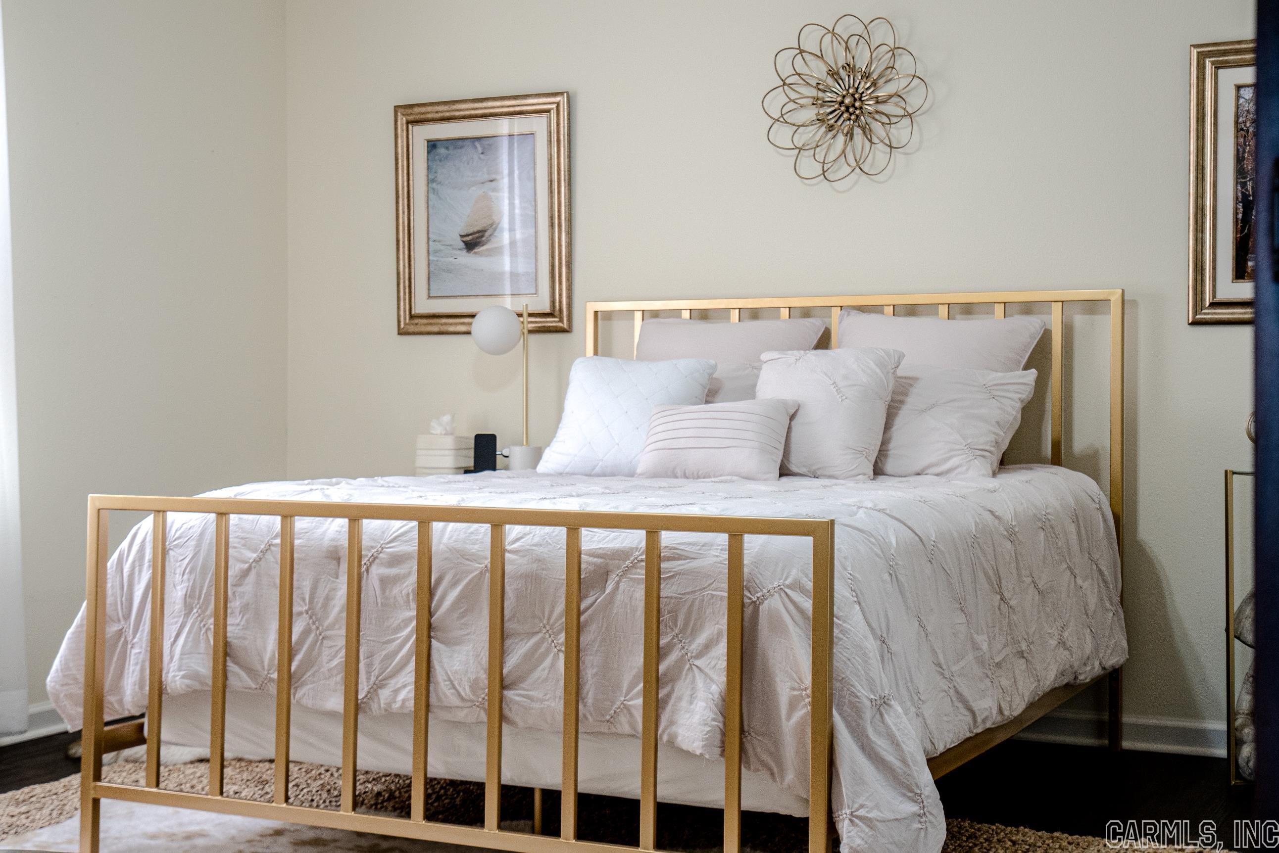 MAJESTIC LAKE VILLAGE TOWNHOMES - Residential