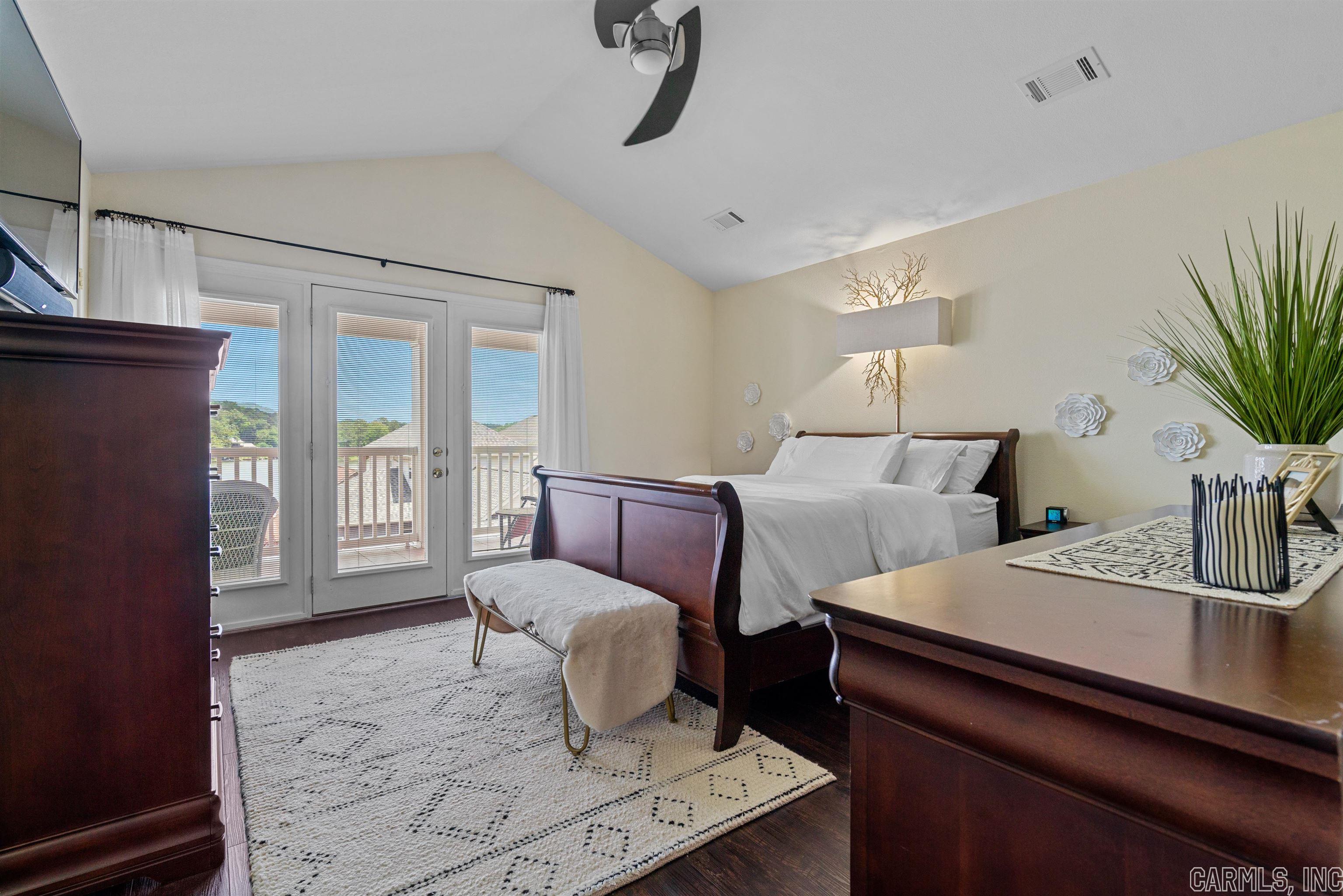 MAJESTIC LAKE VILLAGE TOWNHOMES - Residential