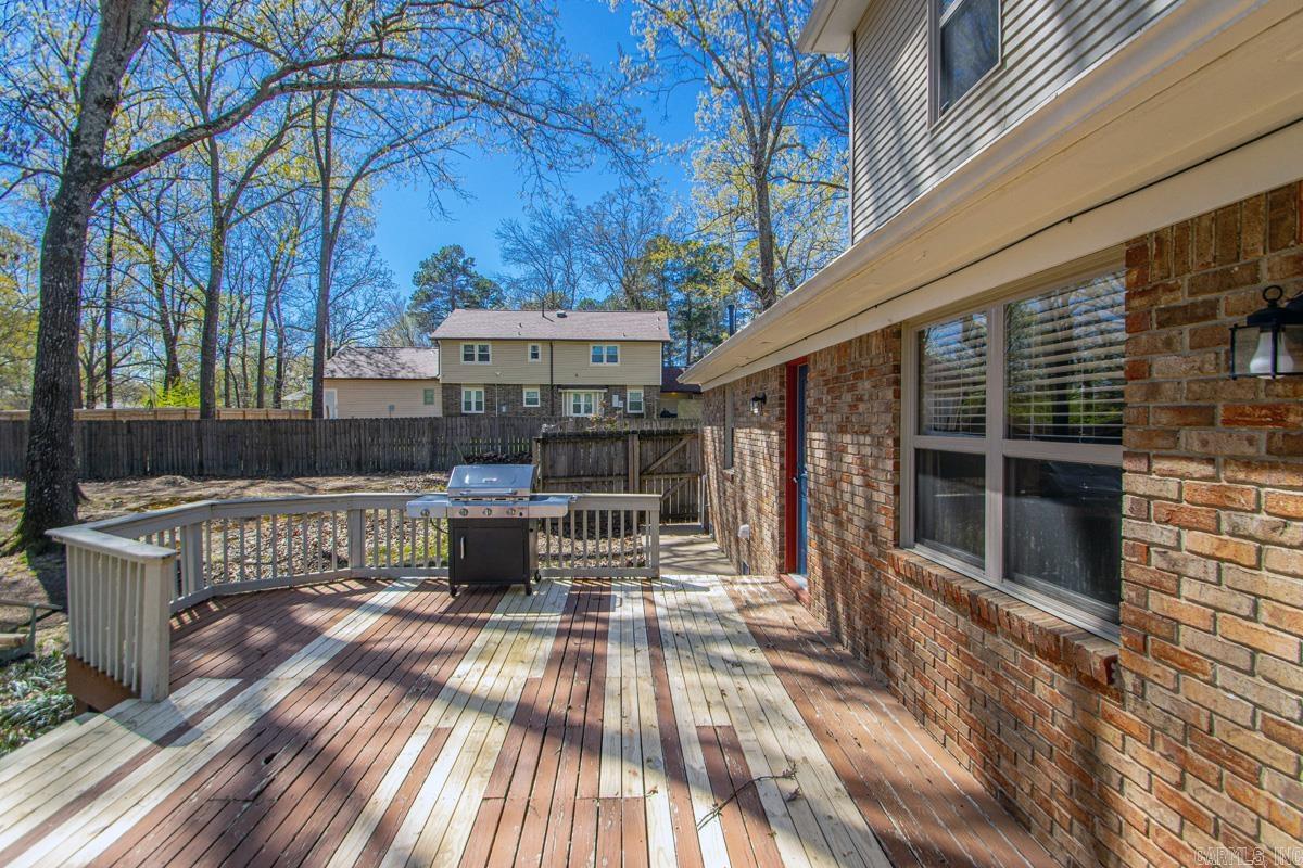 MAUMELLE CLUB MANOR TO CRYSTAL - Residential