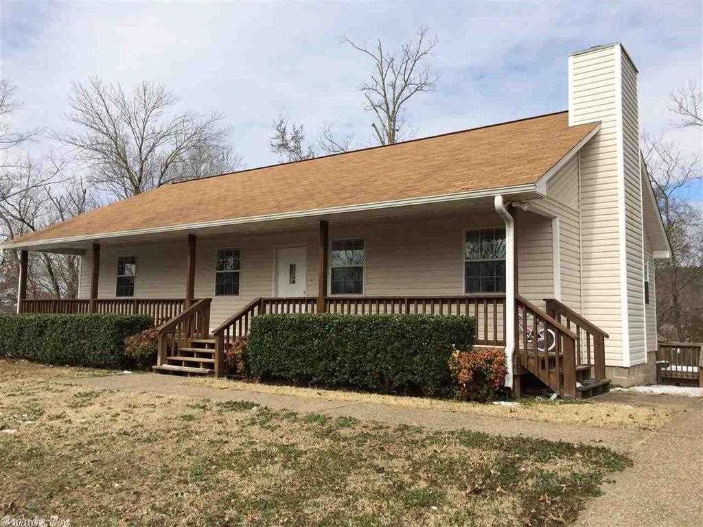 Cute cute cute!! 3 bedroom, 2 bathroom home in Lakeside with hardwood floors and an open floor plan. Master bedroom has a walk in closet, double sinks and a jetted tub. Great deck out back for entertaining family and friends. Eligible for RD loan; 100% financing.
