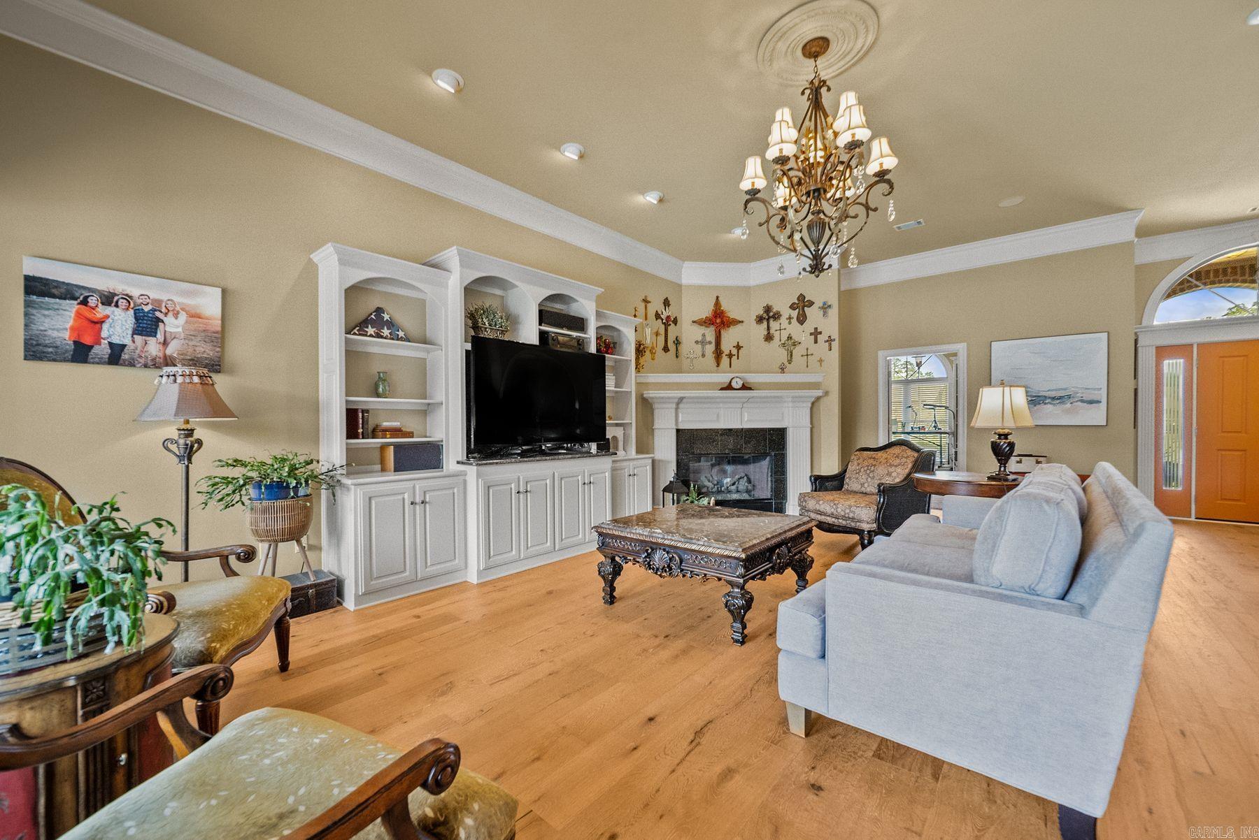 COUNTRY CLUB OF ARK THE - Residential