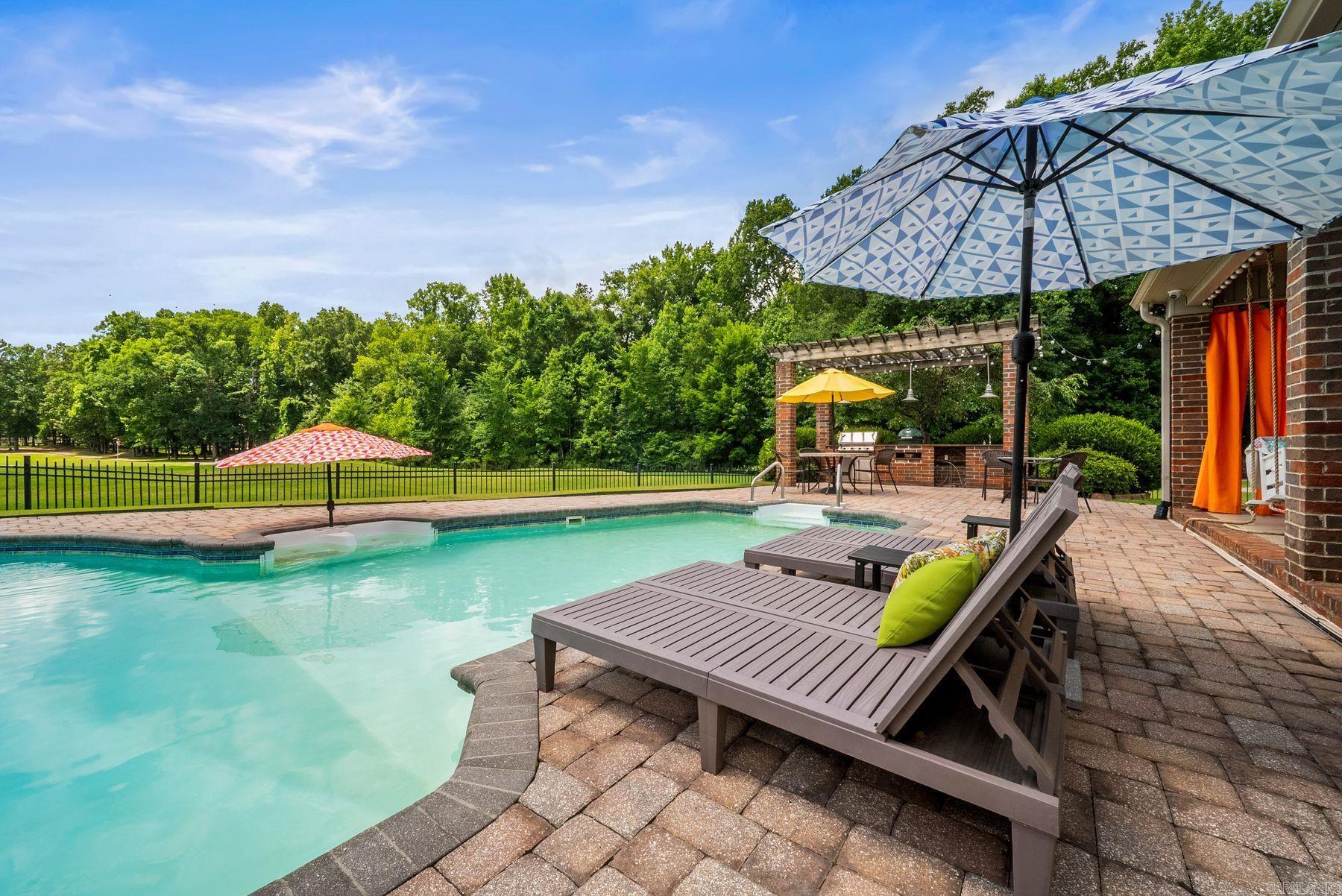 COUNTRY CLUB OF ARK THE - Residential