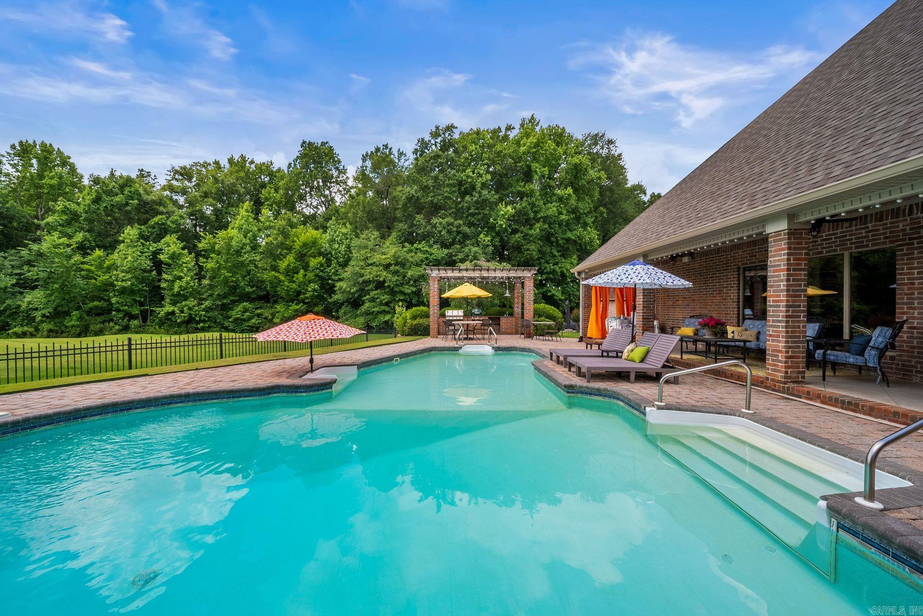 COUNTRY CLUB OF ARK THE - Residential