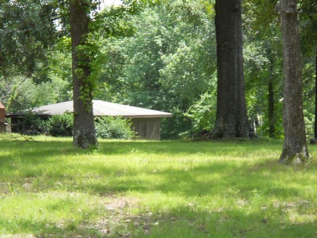 NICE CONWAY LAKE LOT WITH 20x32 PAVILION,DOCK AND FENCED ON 2 SIDES. PARK LIKE SETTING,PAVILION IS SCREENED IN AND HAS POWER.LOT WITH PAVILION # 34 CAN BE BOUGHT FOR 39,900.00, LOTS 32 & 33 CAN BE BOUGHT TOGETHER FOR 39,900.00