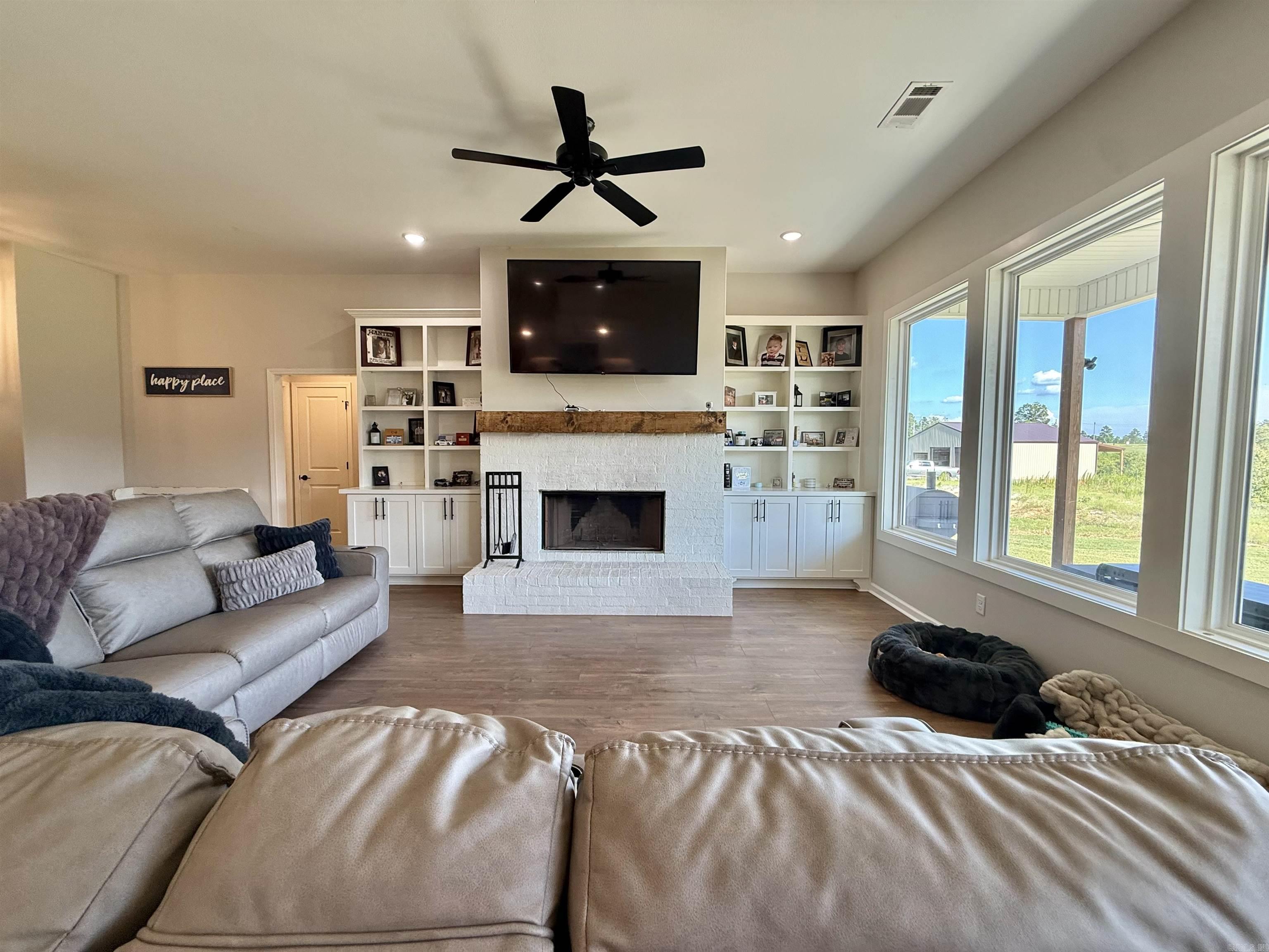 TIMBER POINT - Residential