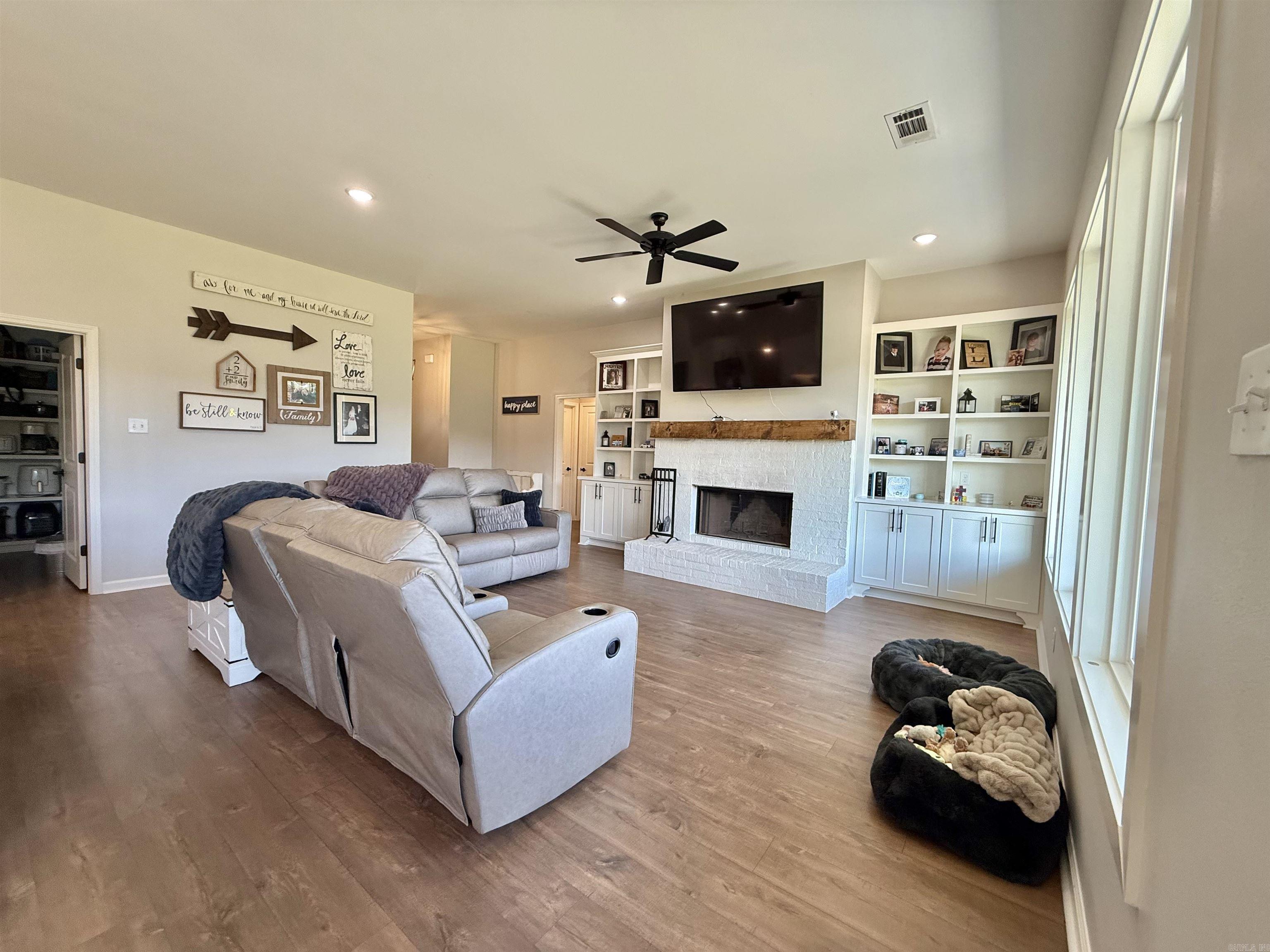 TIMBER POINT - Residential