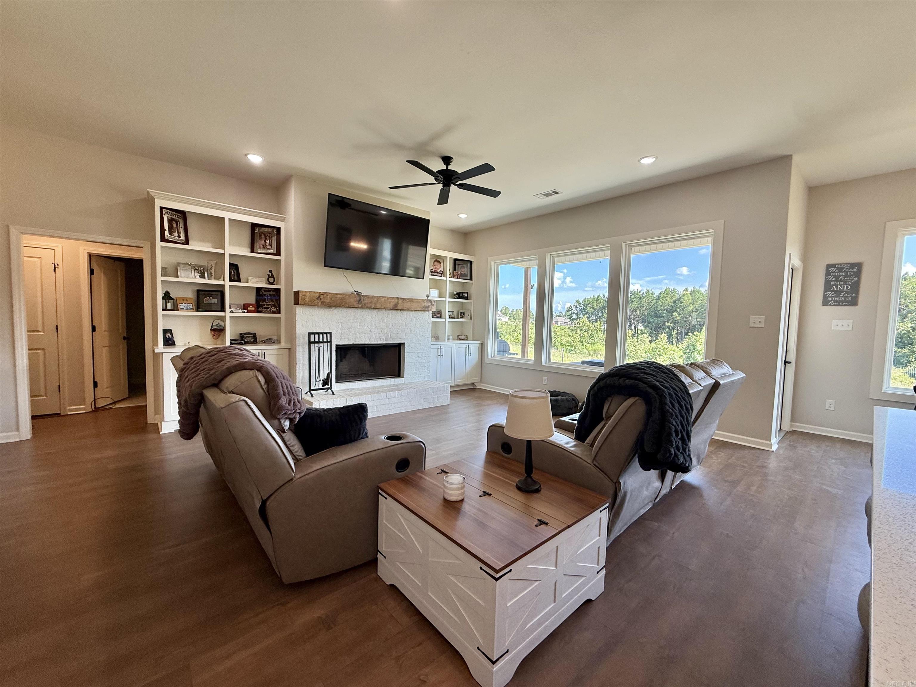 TIMBER POINT - Residential