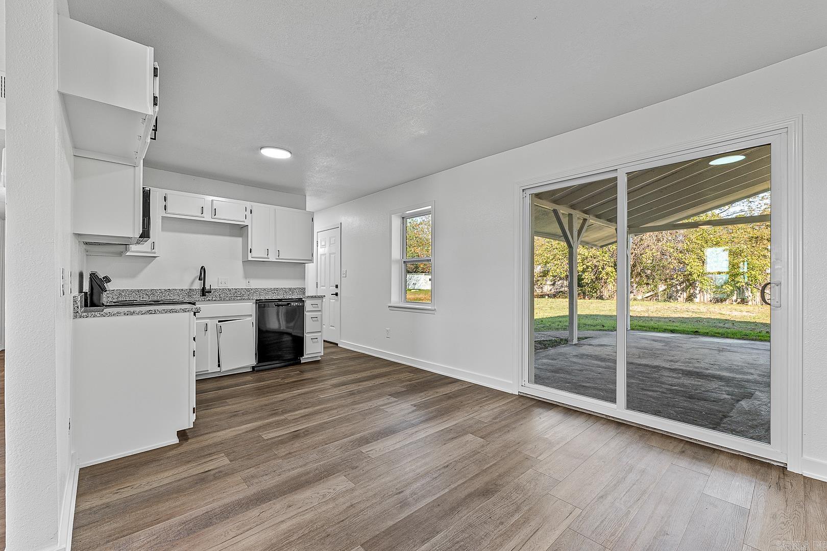 SAN MANTEO VILLAGE - Residential