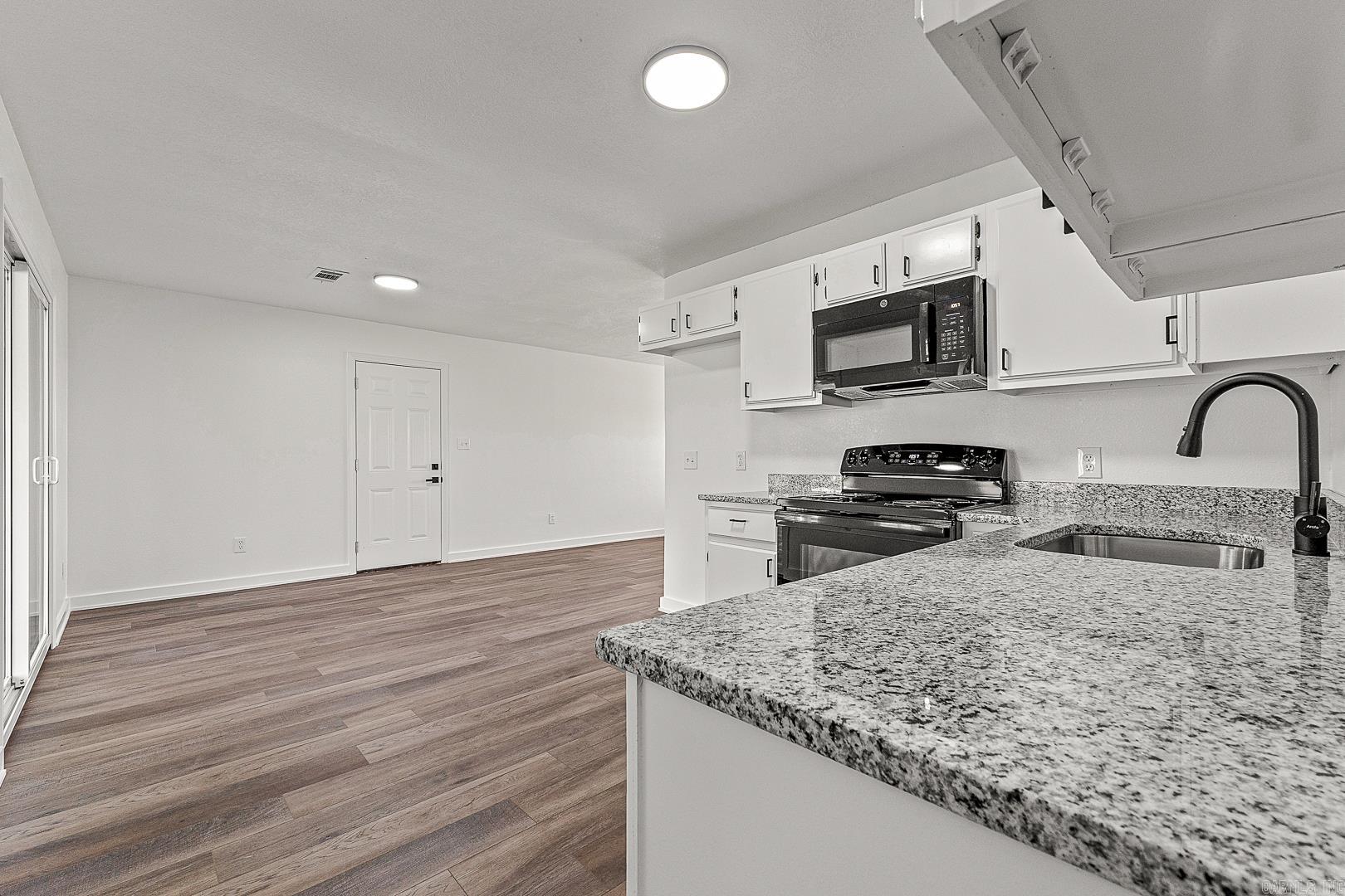 SAN MANTEO VILLAGE - Residential