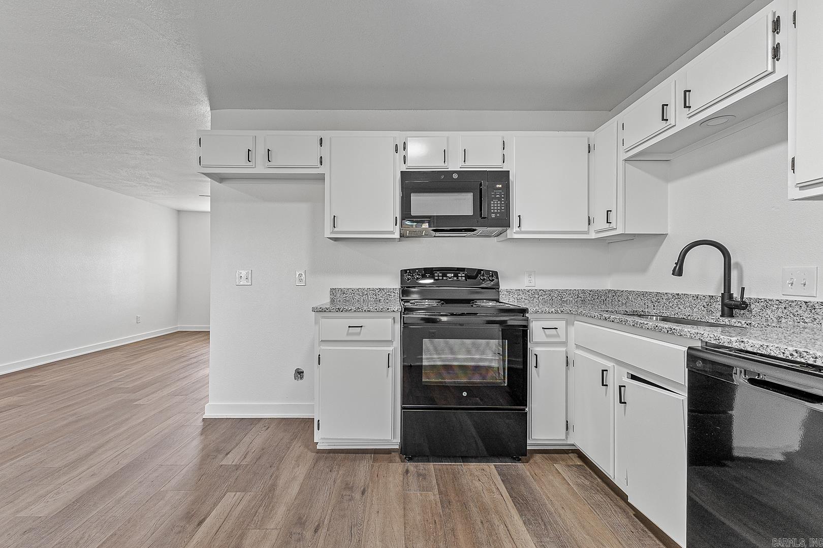 SAN MANTEO VILLAGE - Residential
