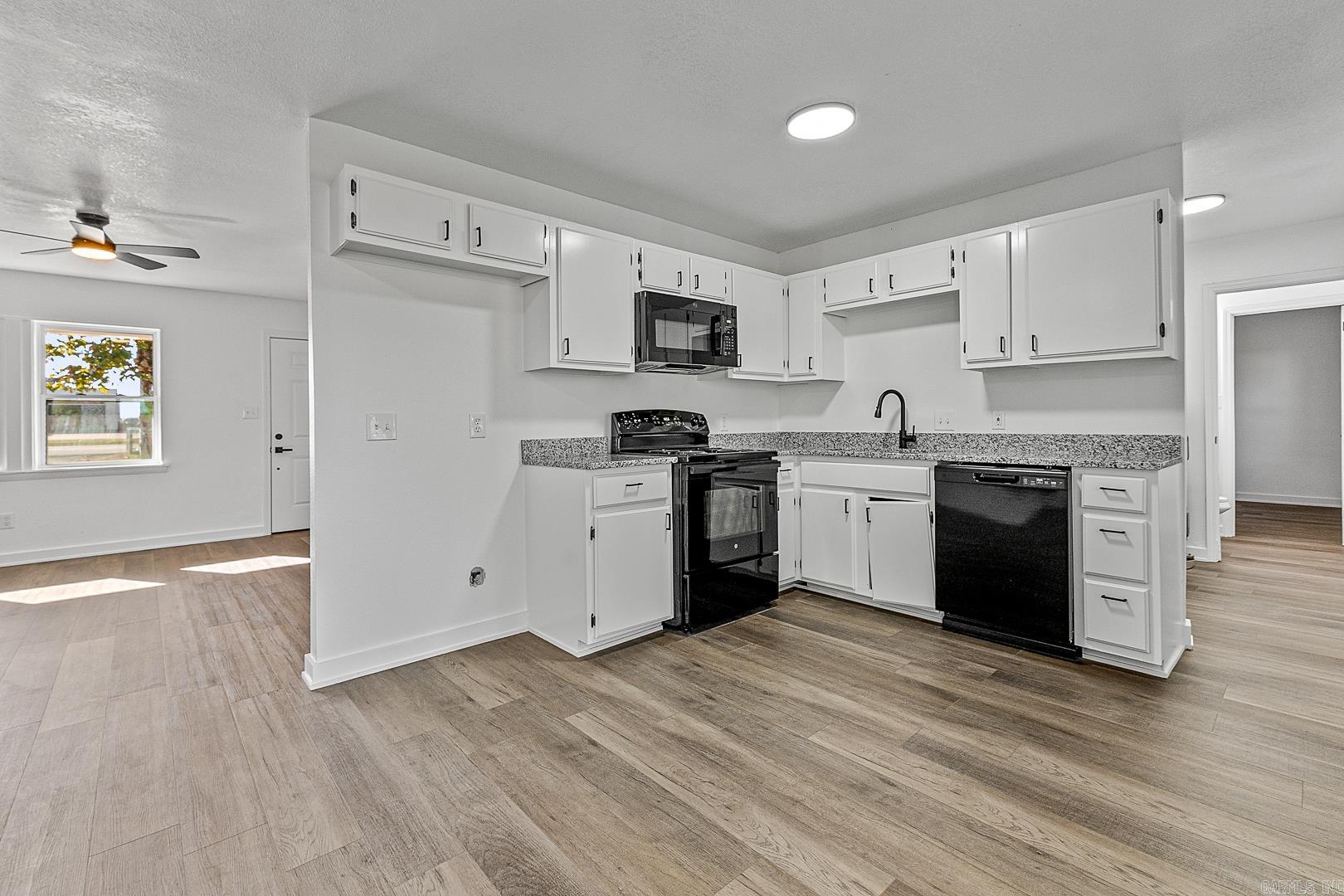 SAN MANTEO VILLAGE - Residential