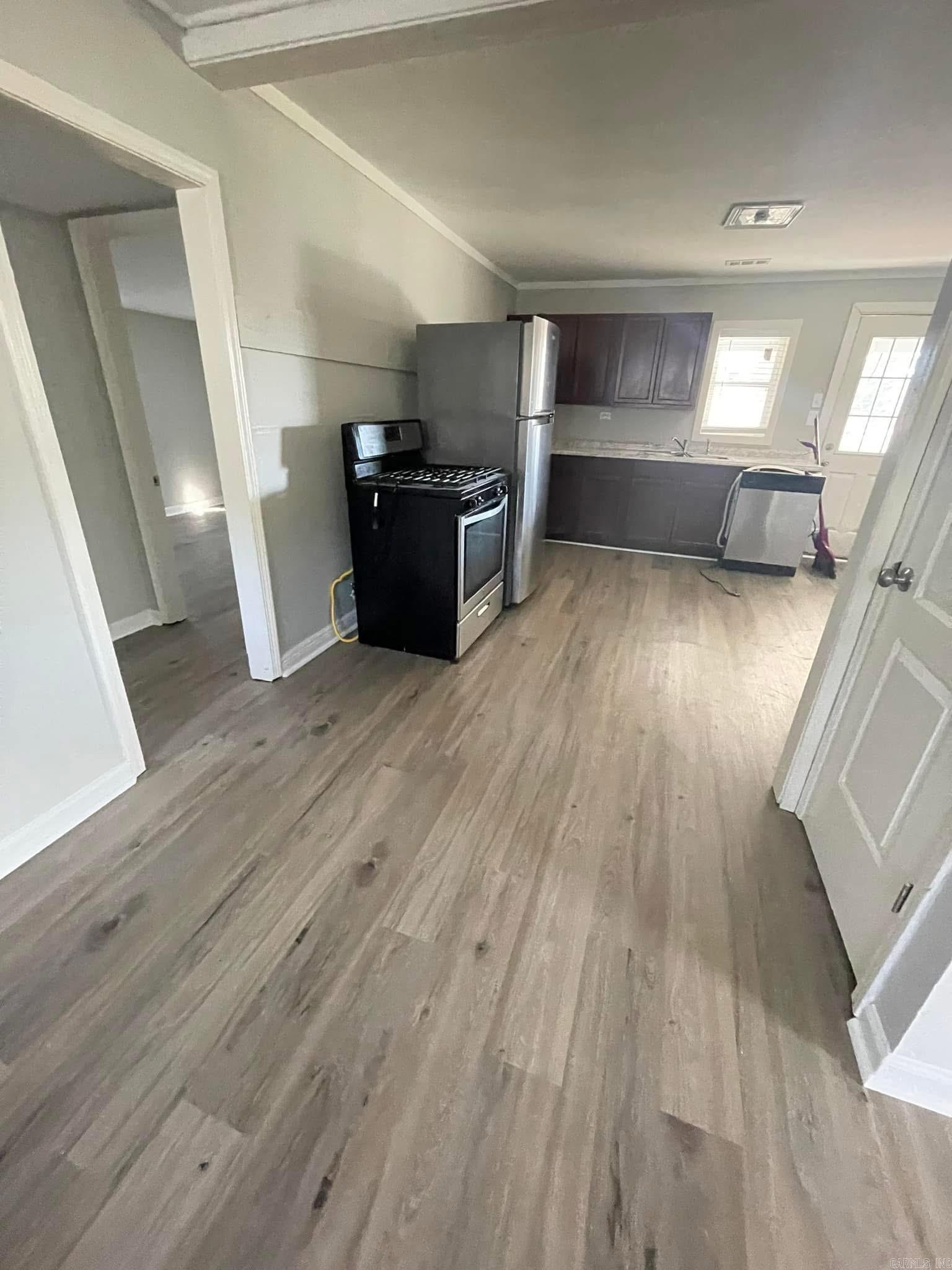 FOREST HILLS - Residential