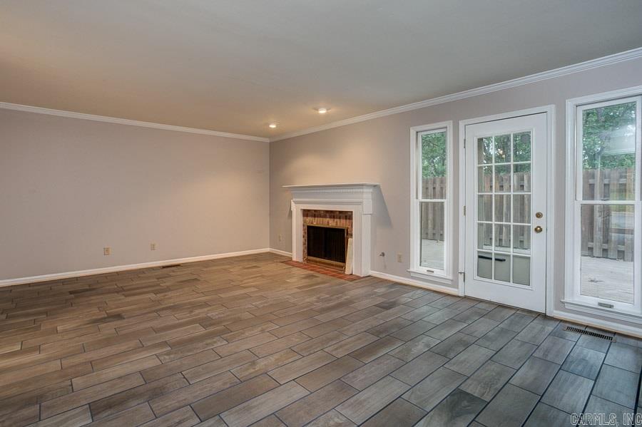 ANDOVER SQUARE - Residential
