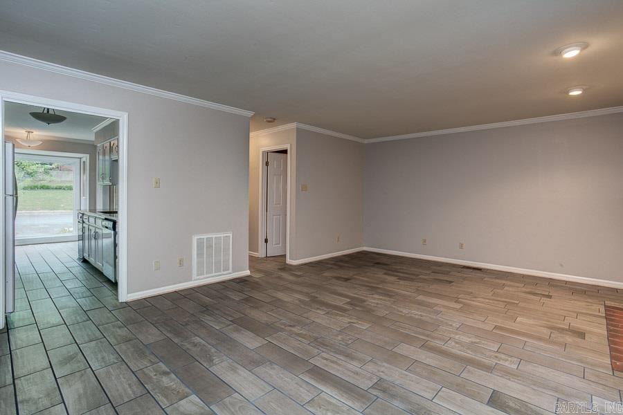 ANDOVER SQUARE - Residential