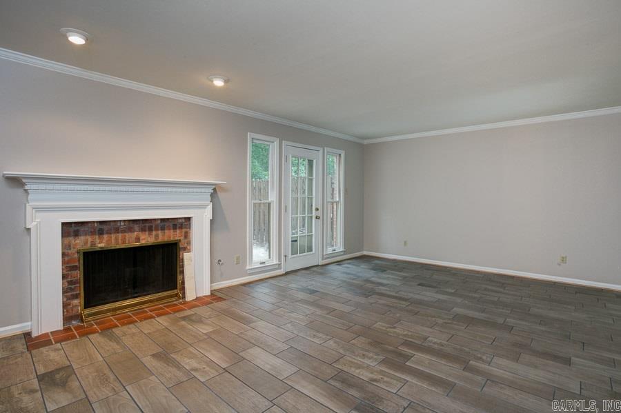 ANDOVER SQUARE - Residential