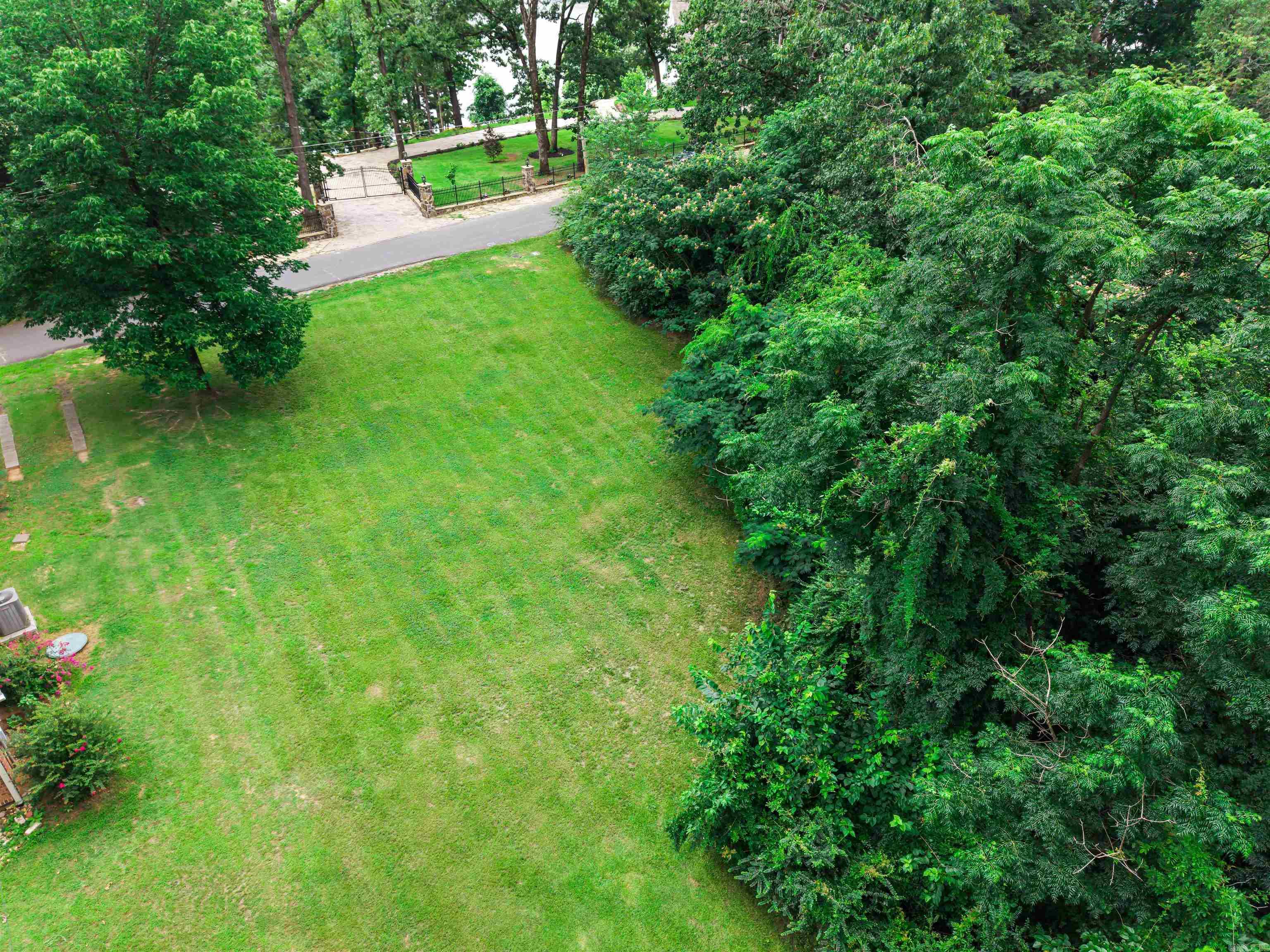 Forest Hills - Land