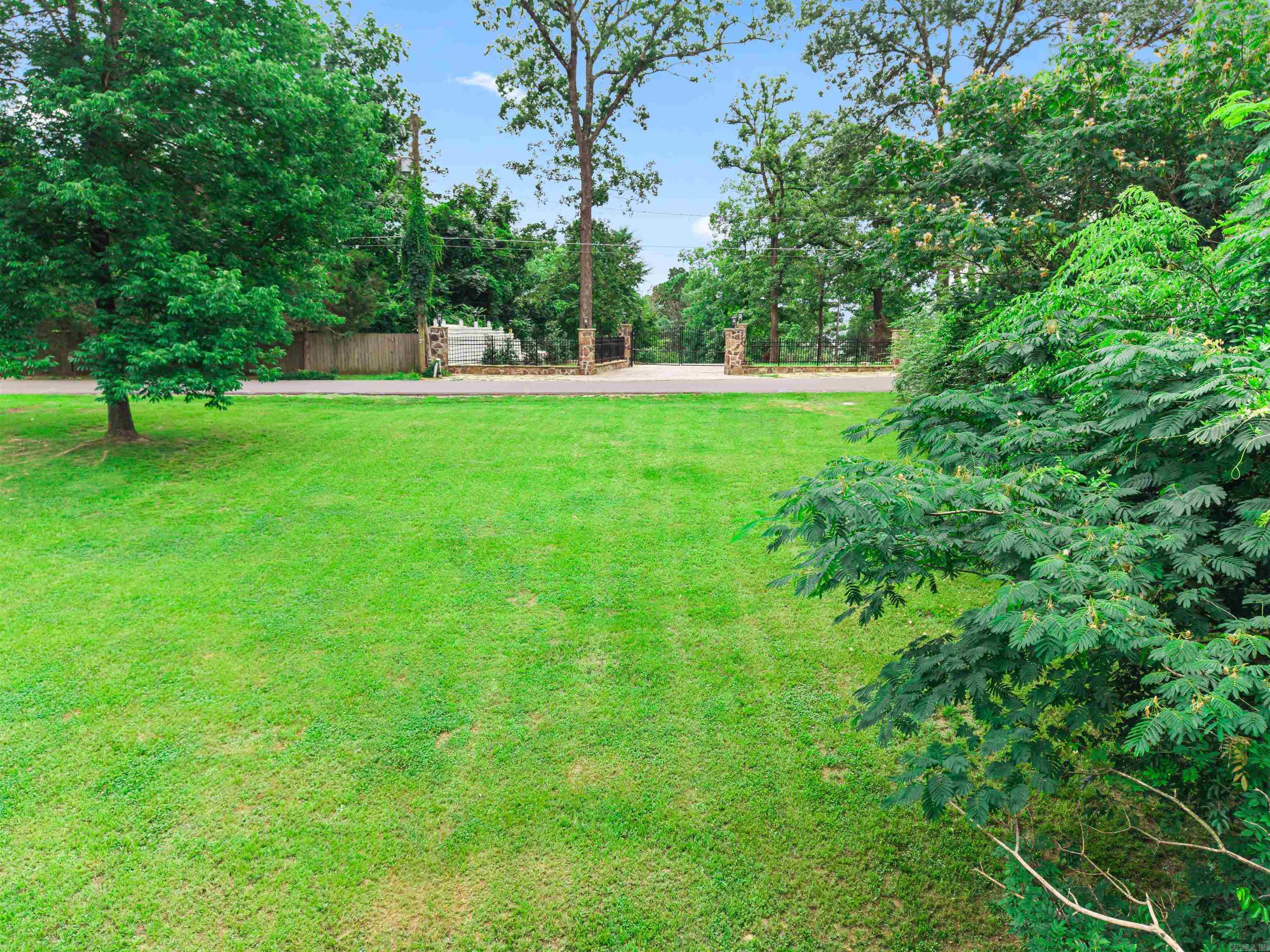 Forest Hills - Land
