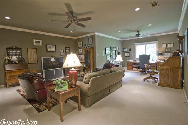 CHENAL VALLEY SOLOGNE CIRCLE - Residential