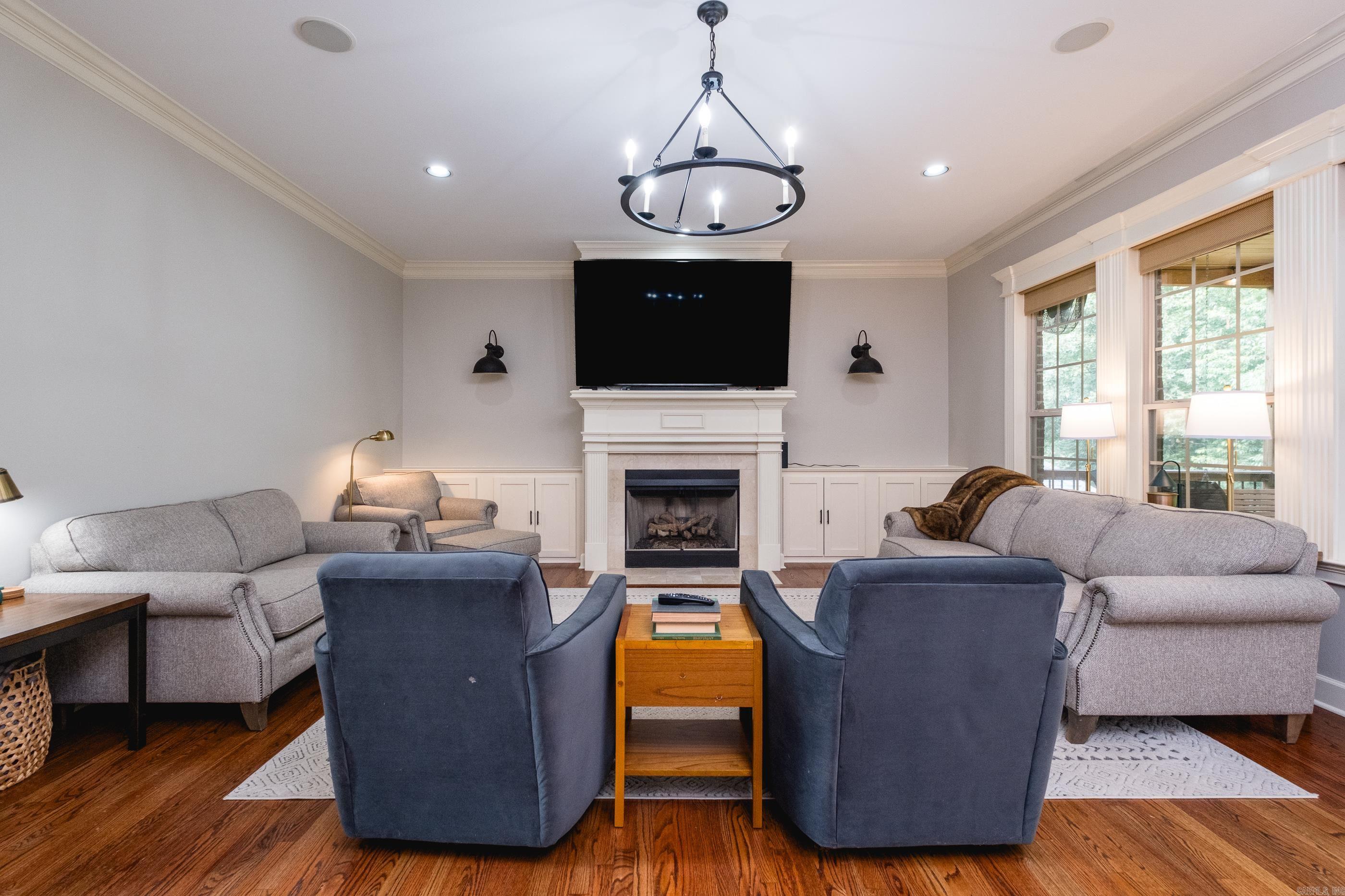 WOODLANDS EDGE - Residential