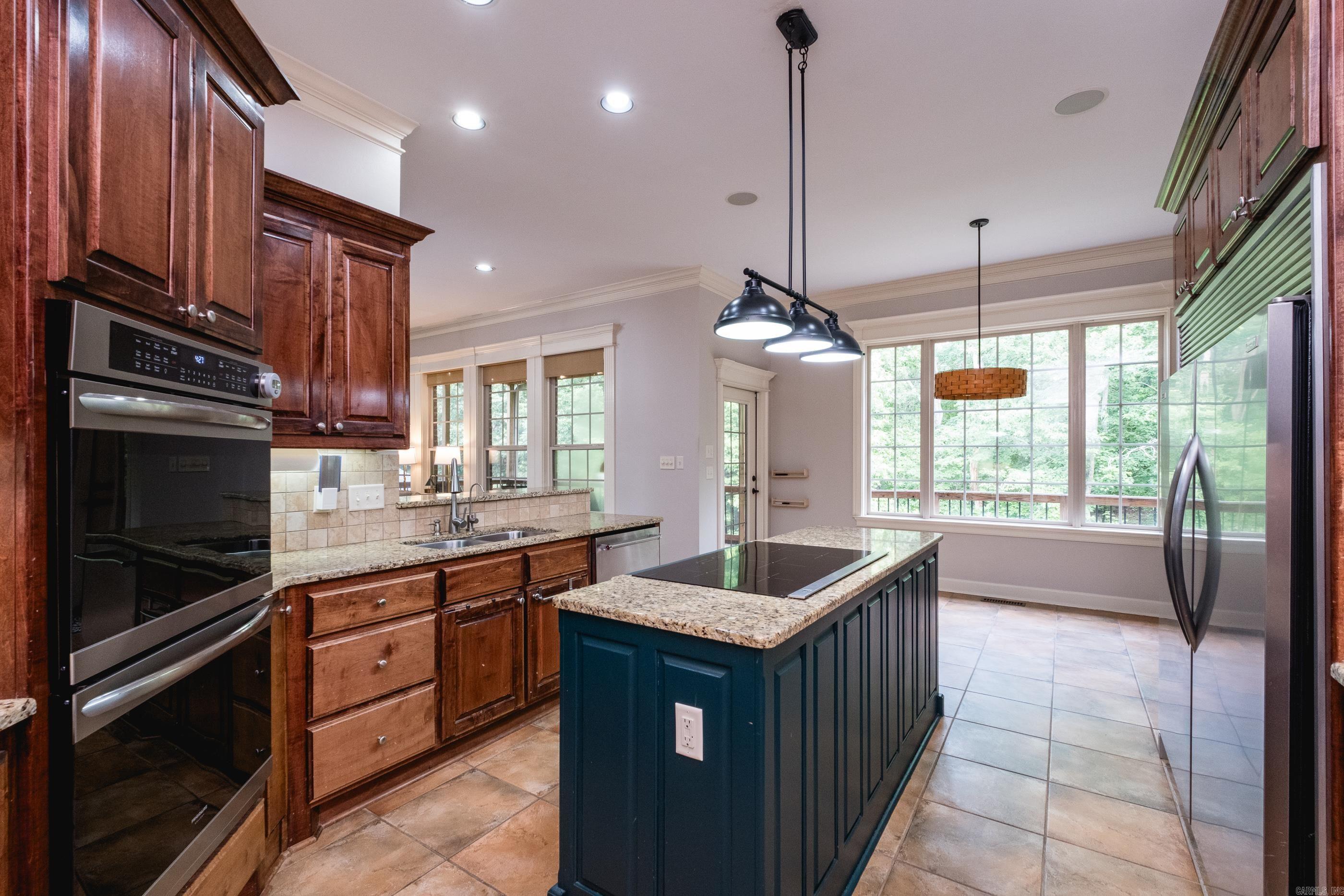 WOODLANDS EDGE - Residential