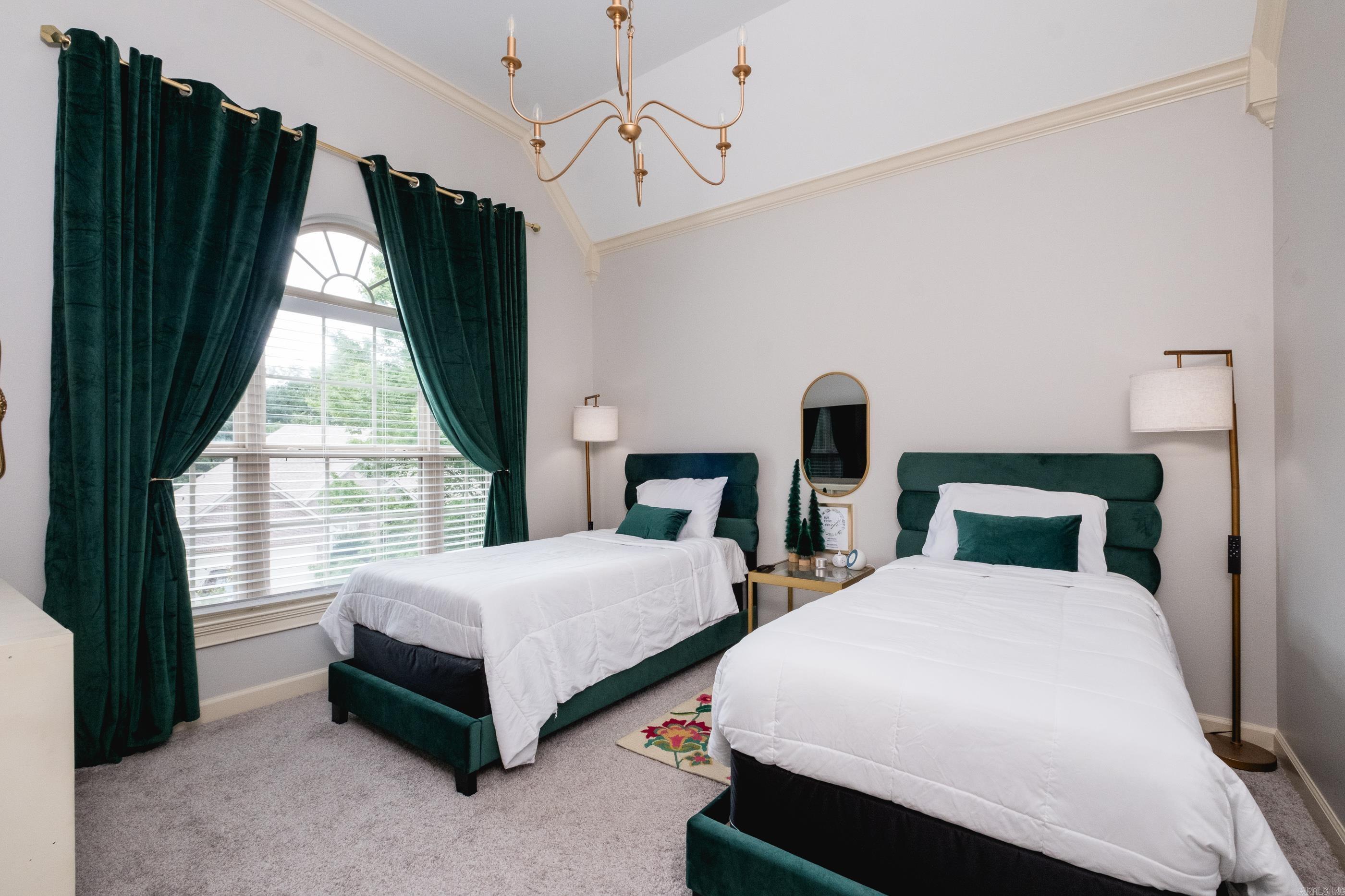 WOODLANDS EDGE - Residential