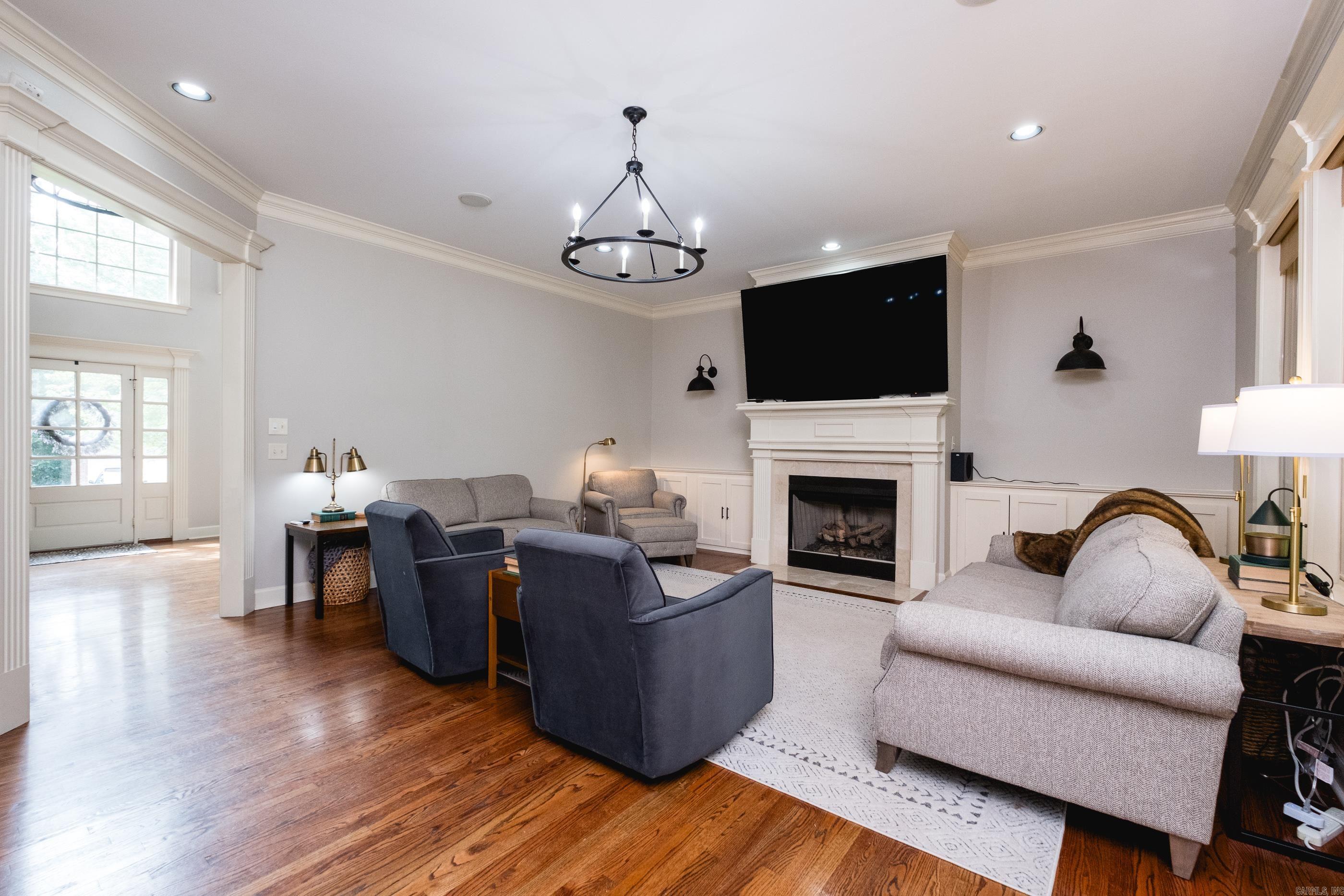WOODLANDS EDGE - Residential