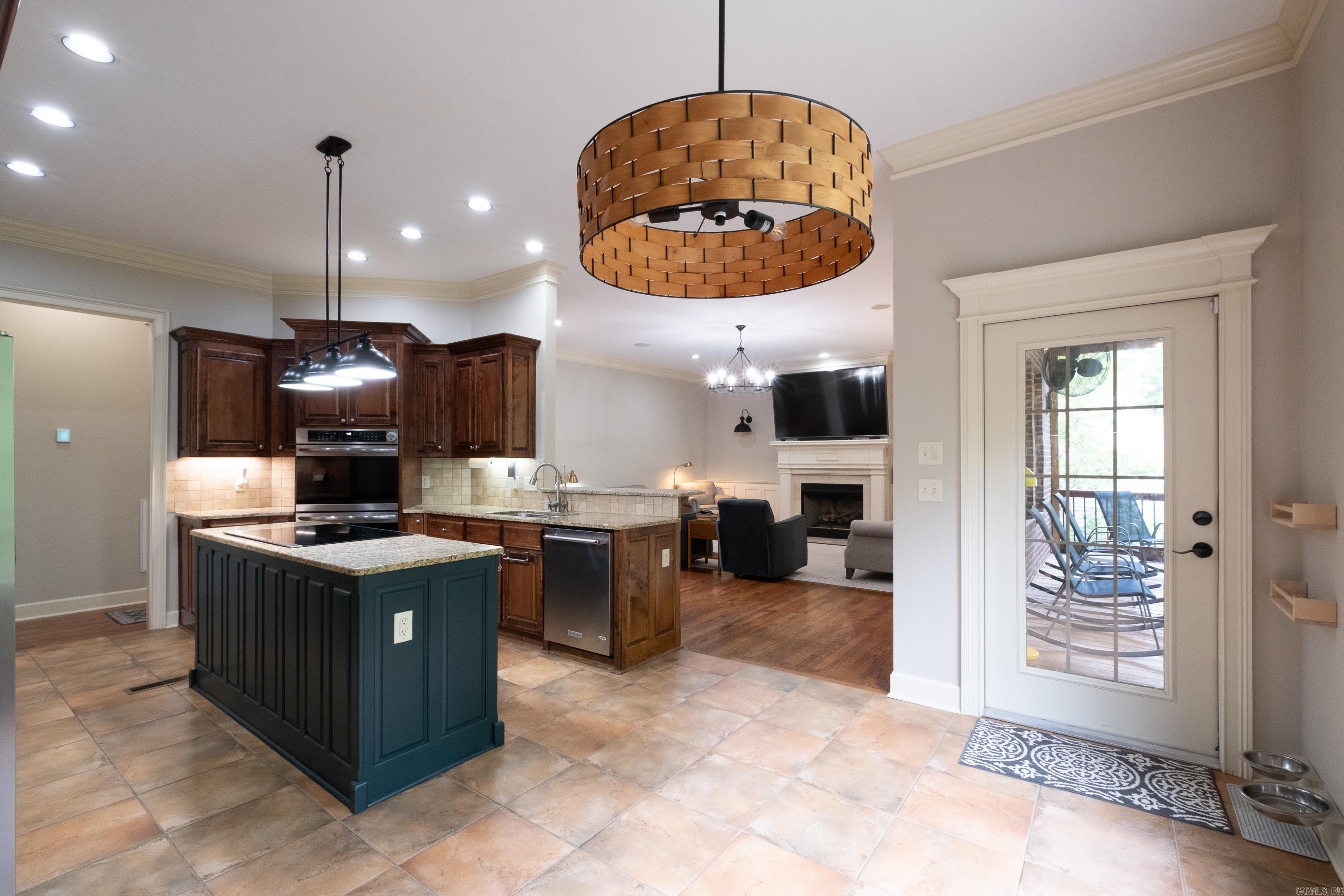 WOODLANDS EDGE - Residential