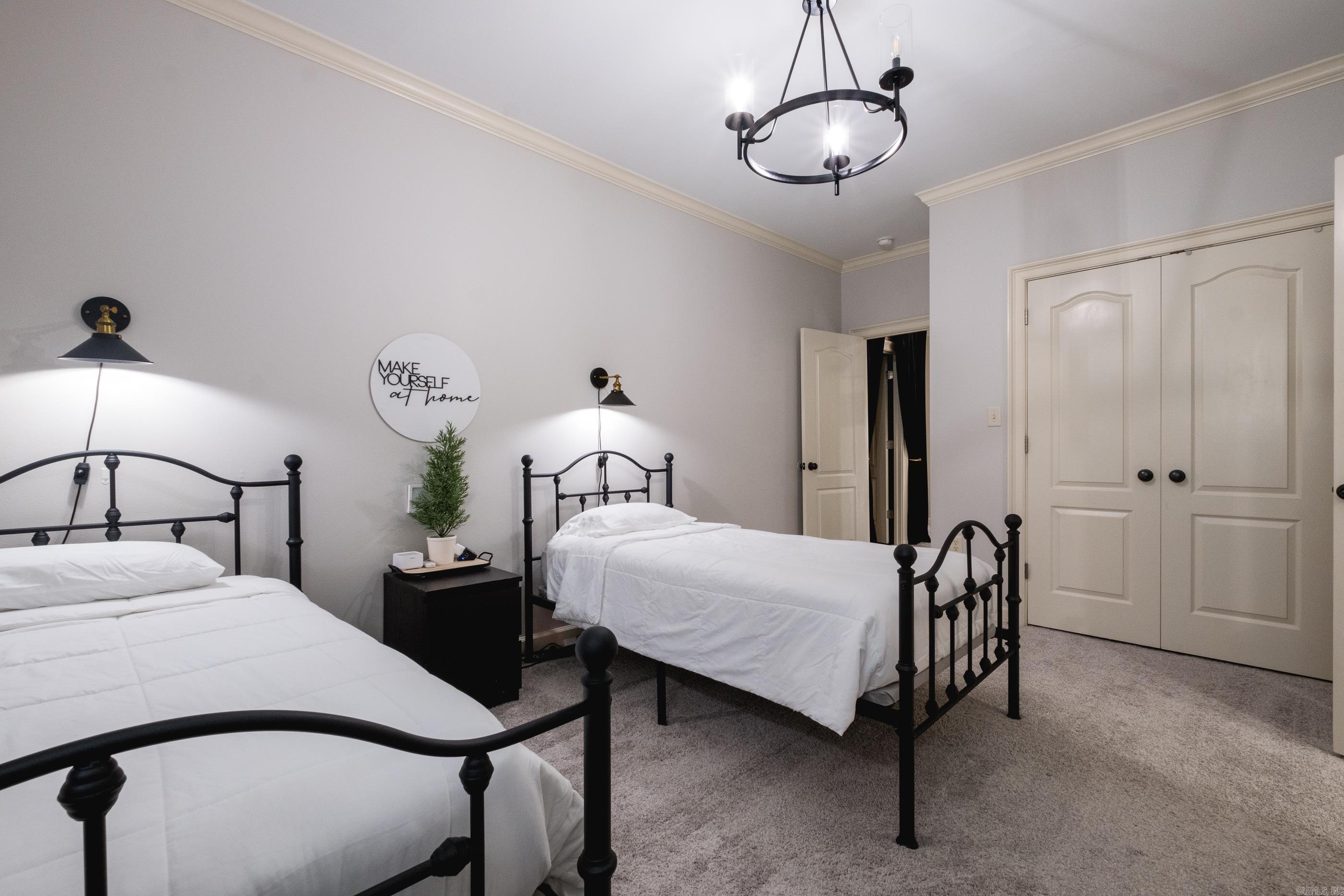 WOODLANDS EDGE - Residential
