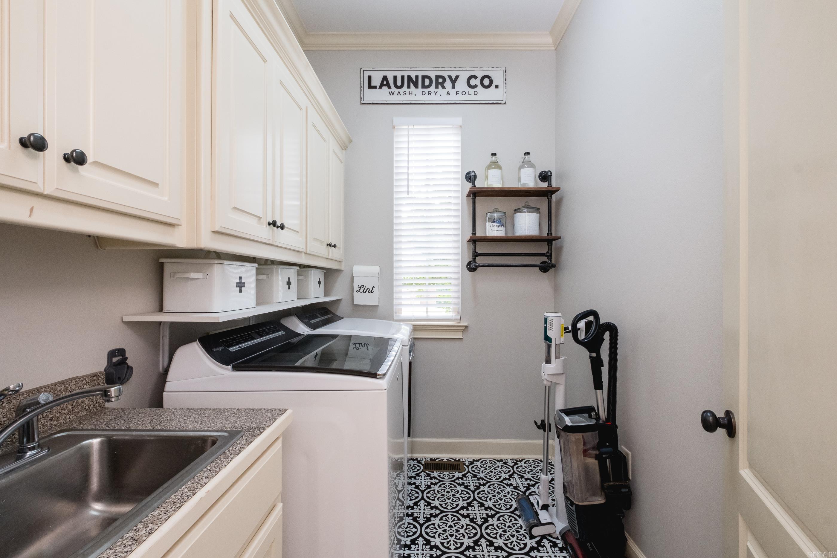 WOODLANDS EDGE - Residential