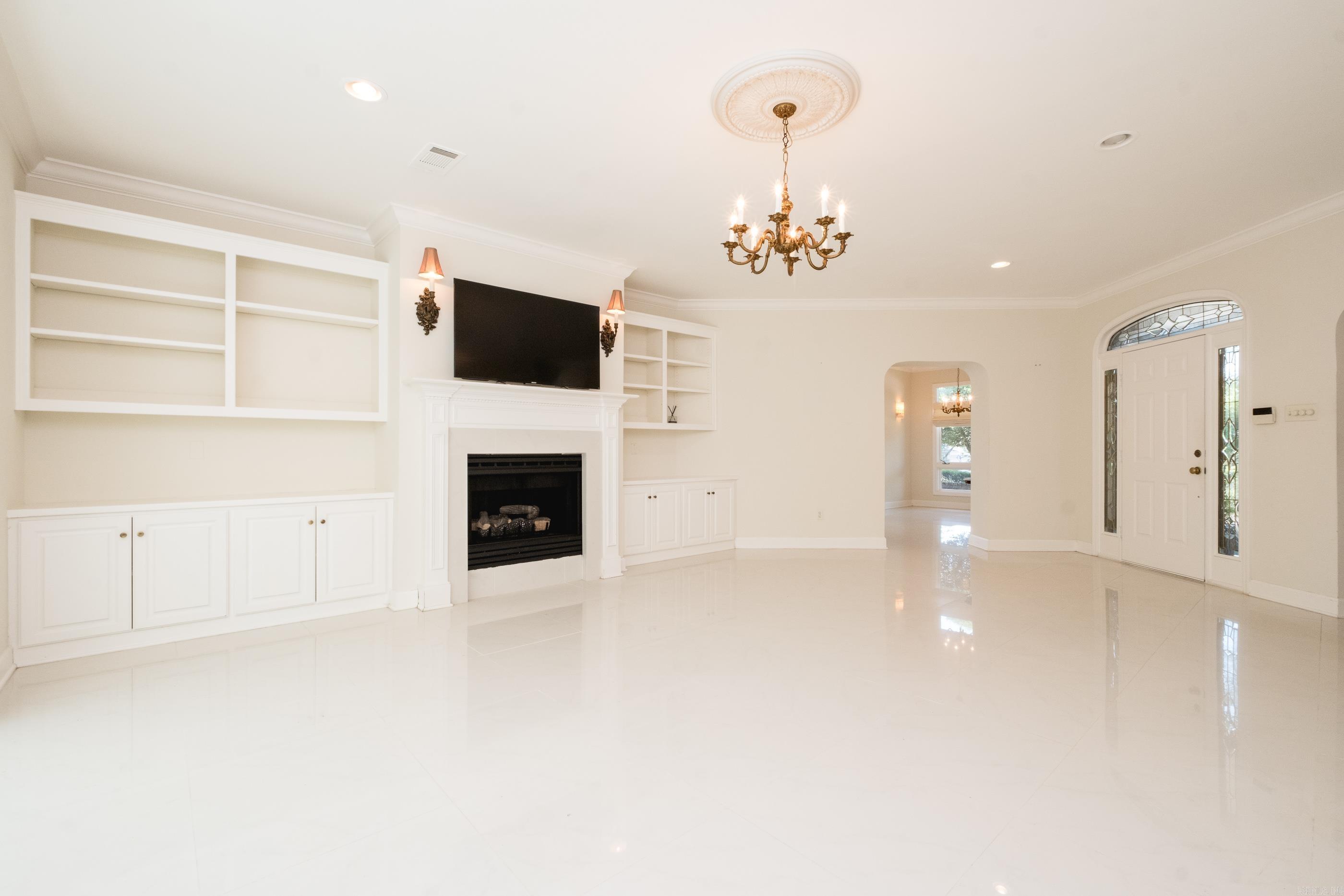 HUNTERS GREEN ESTATES - Residential