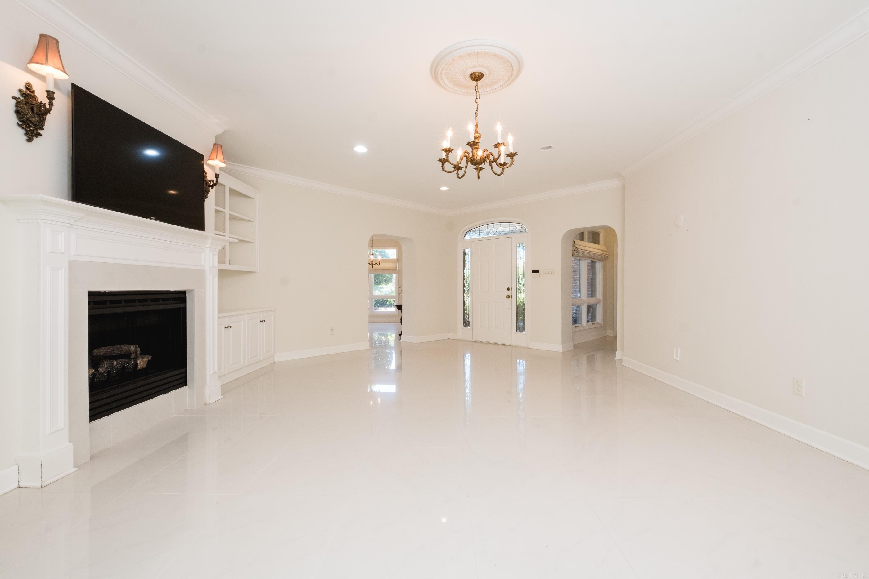 HUNTERS GREEN ESTATES - Residential