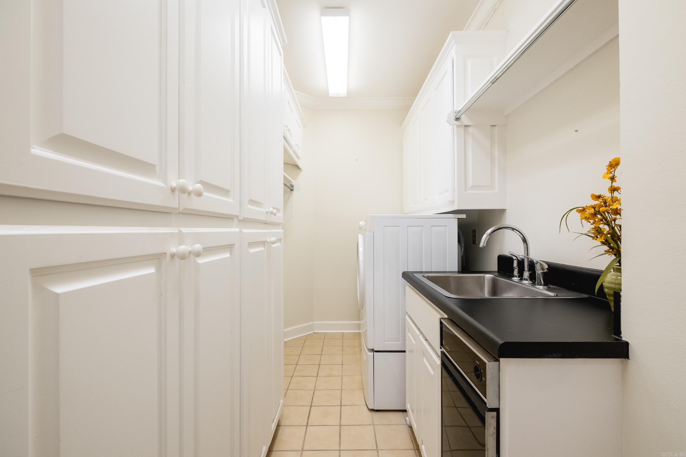 HUNTERS GREEN ESTATES - Residential