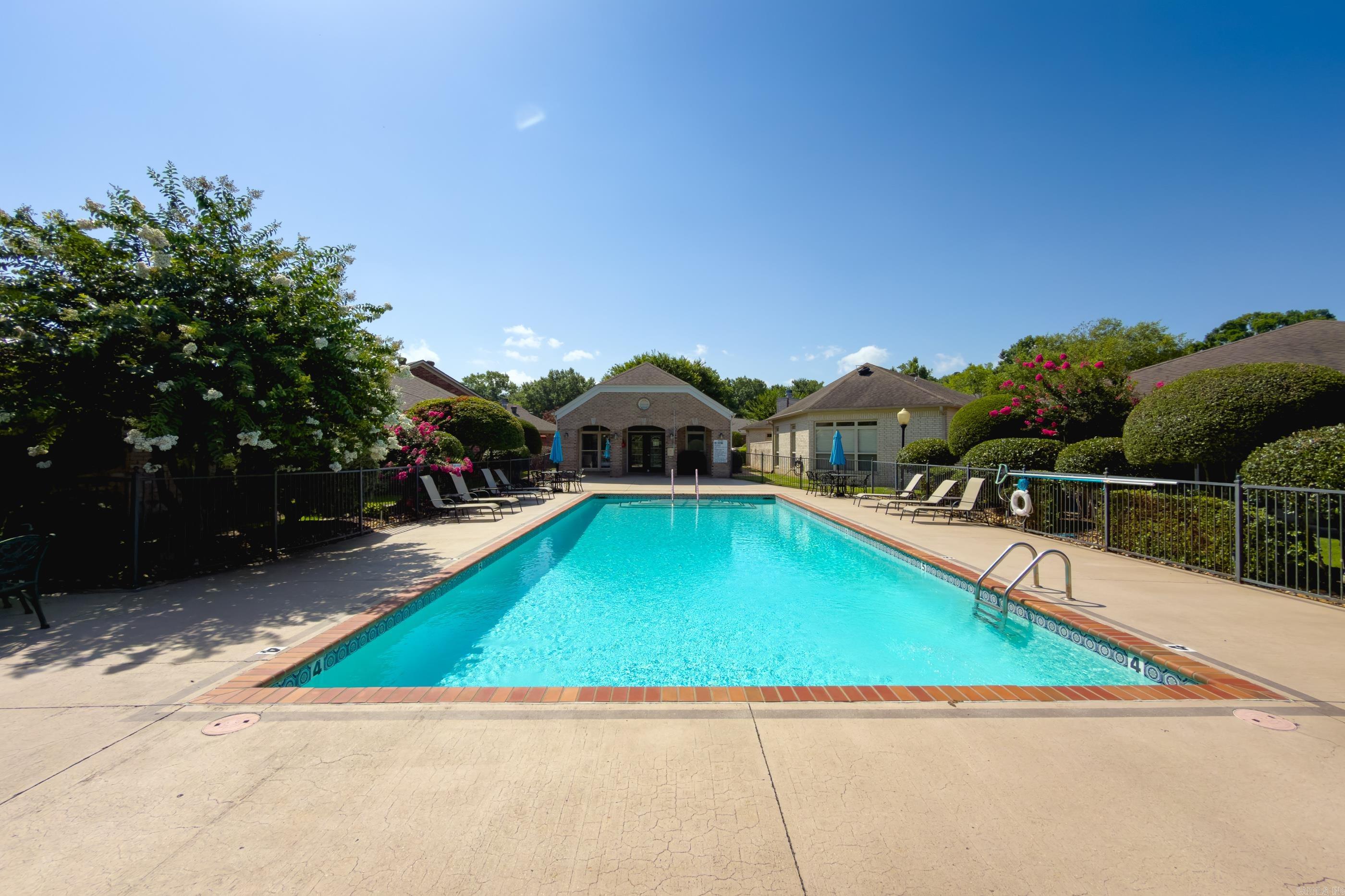 HUNTERS GREEN ESTATES - Residential