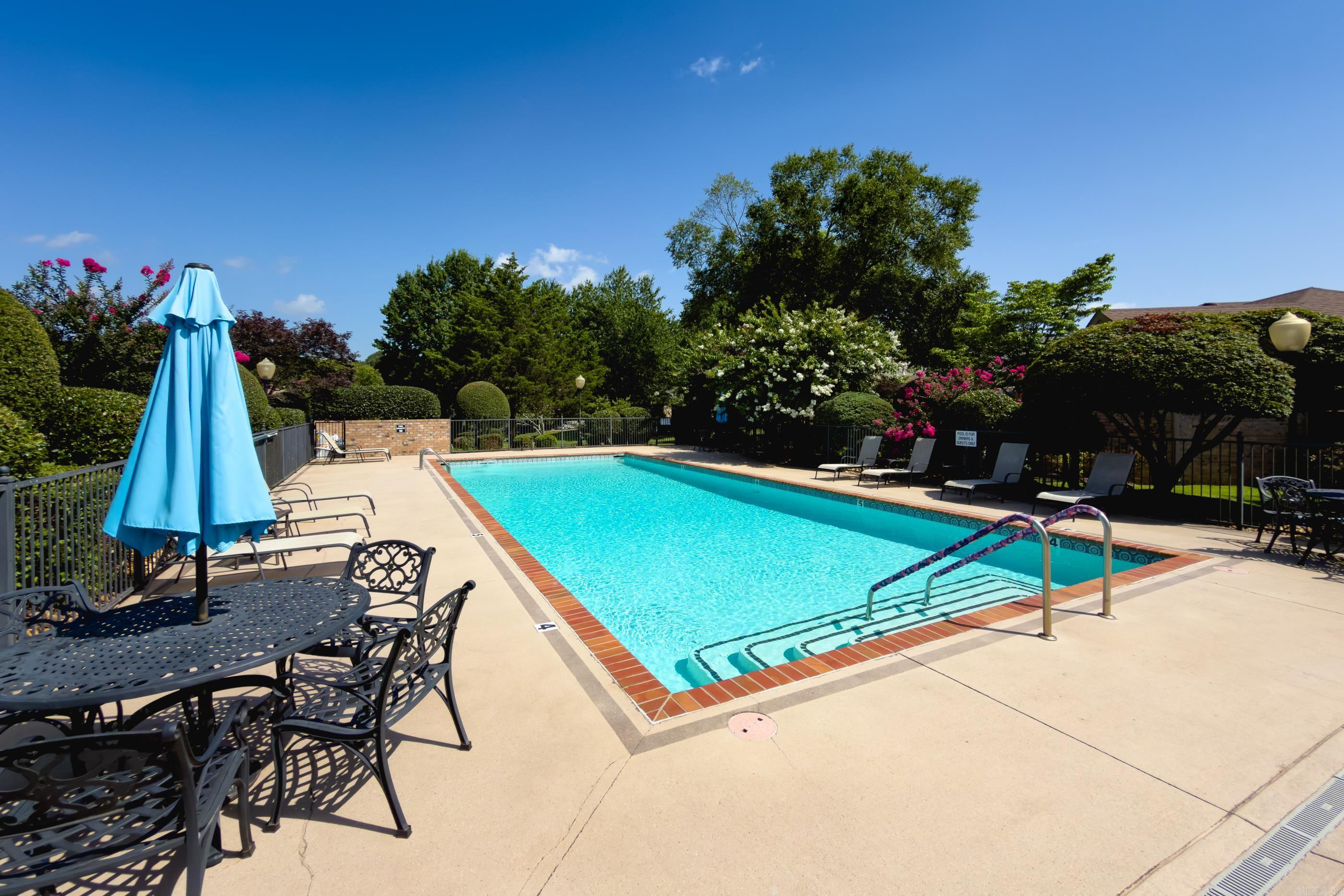 HUNTERS GREEN ESTATES - Residential