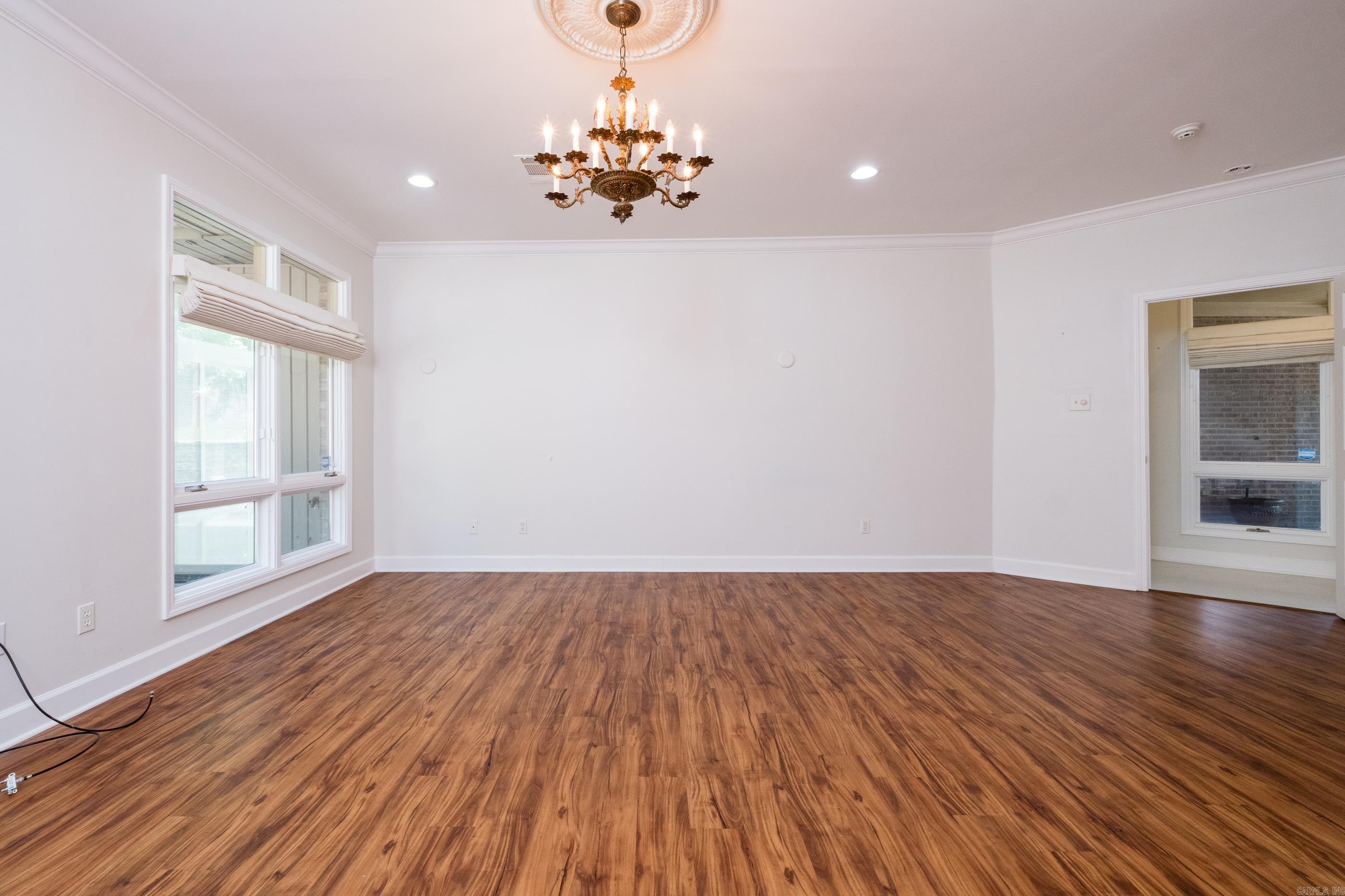 HUNTERS GREEN ESTATES - Residential