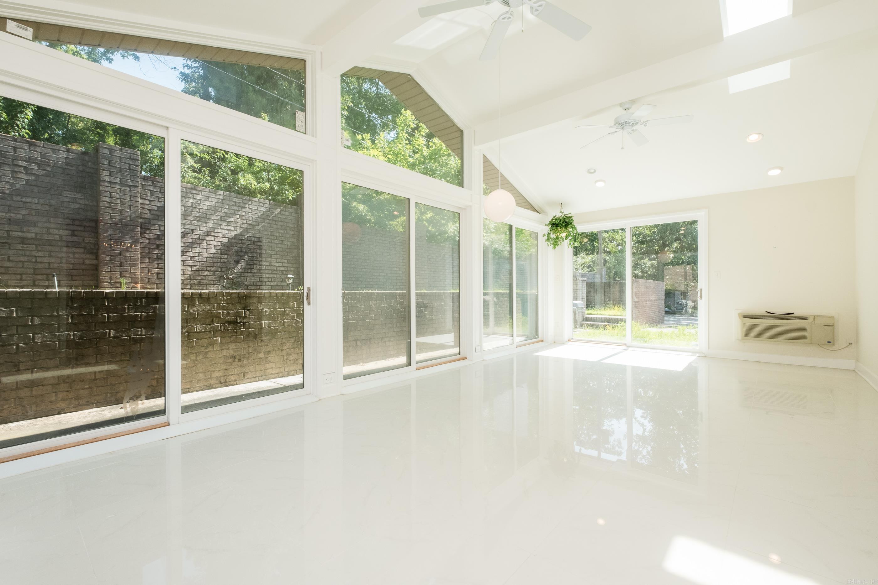 HUNTERS GREEN ESTATES - Residential