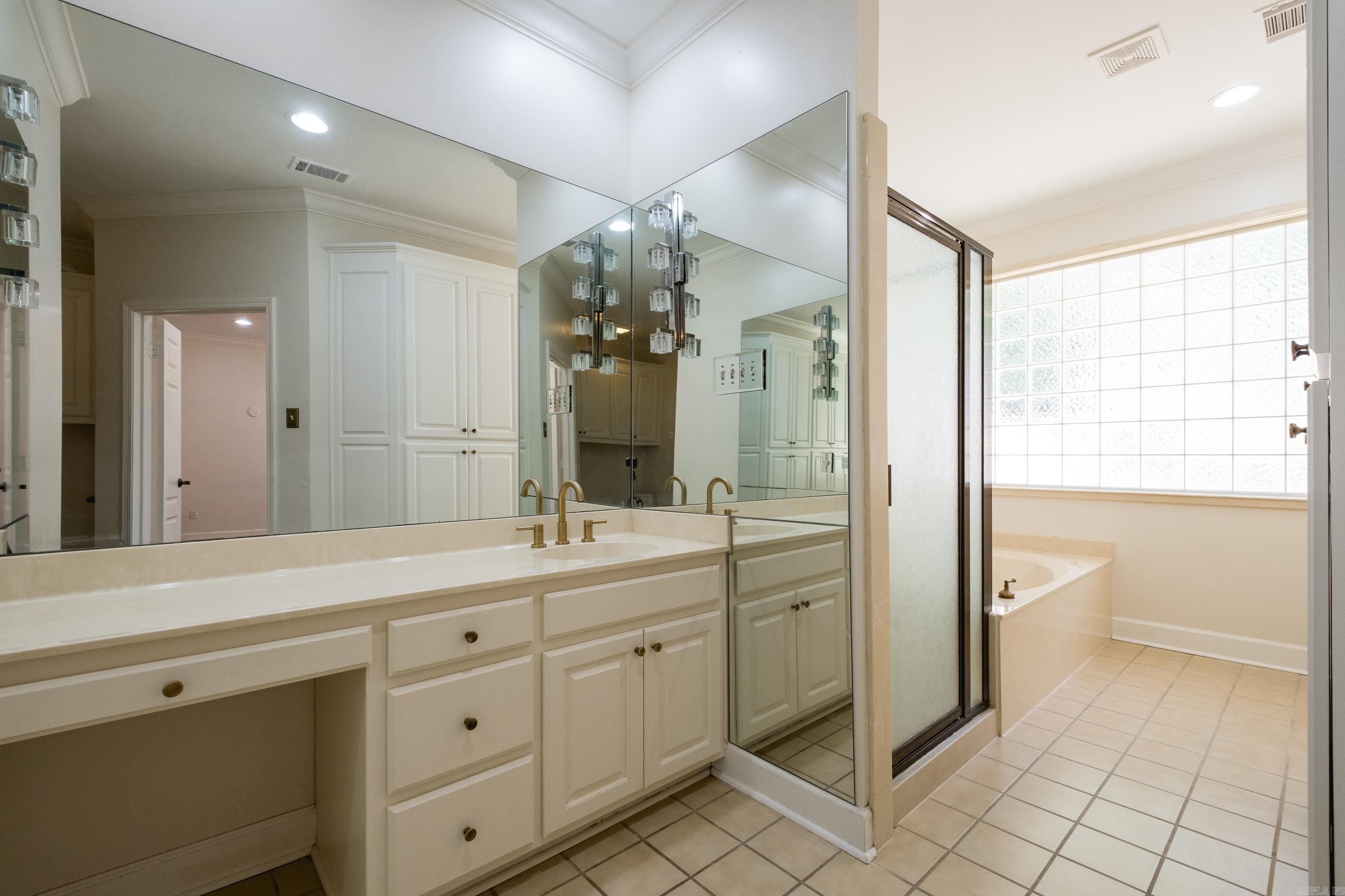 HUNTERS GREEN ESTATES - Residential