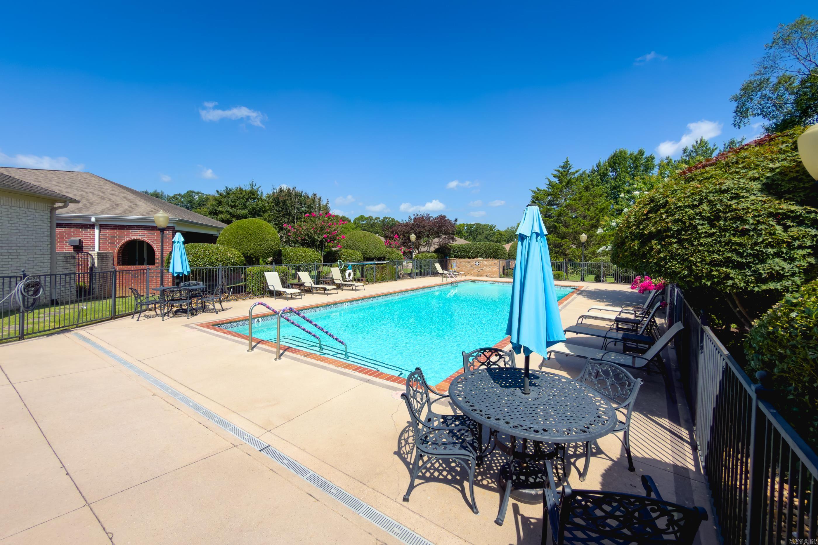 HUNTERS GREEN ESTATES - Residential