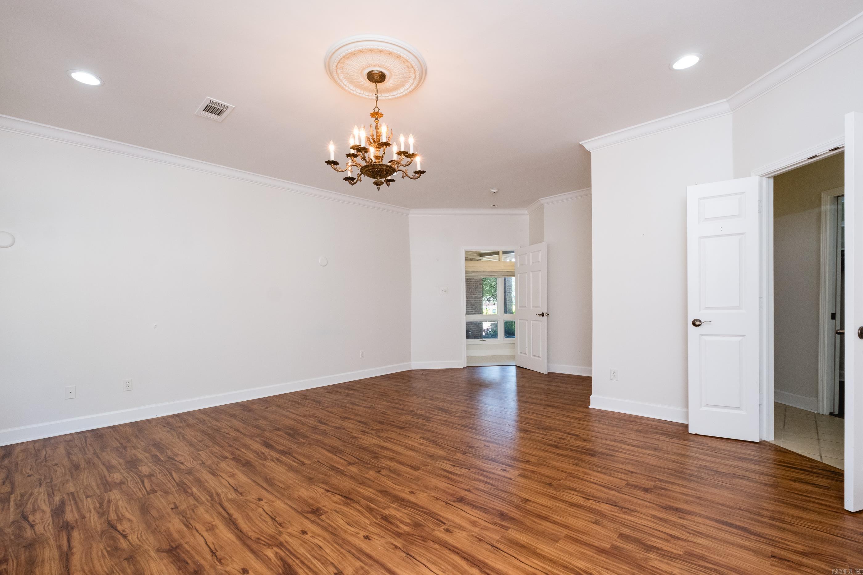 HUNTERS GREEN ESTATES - Residential