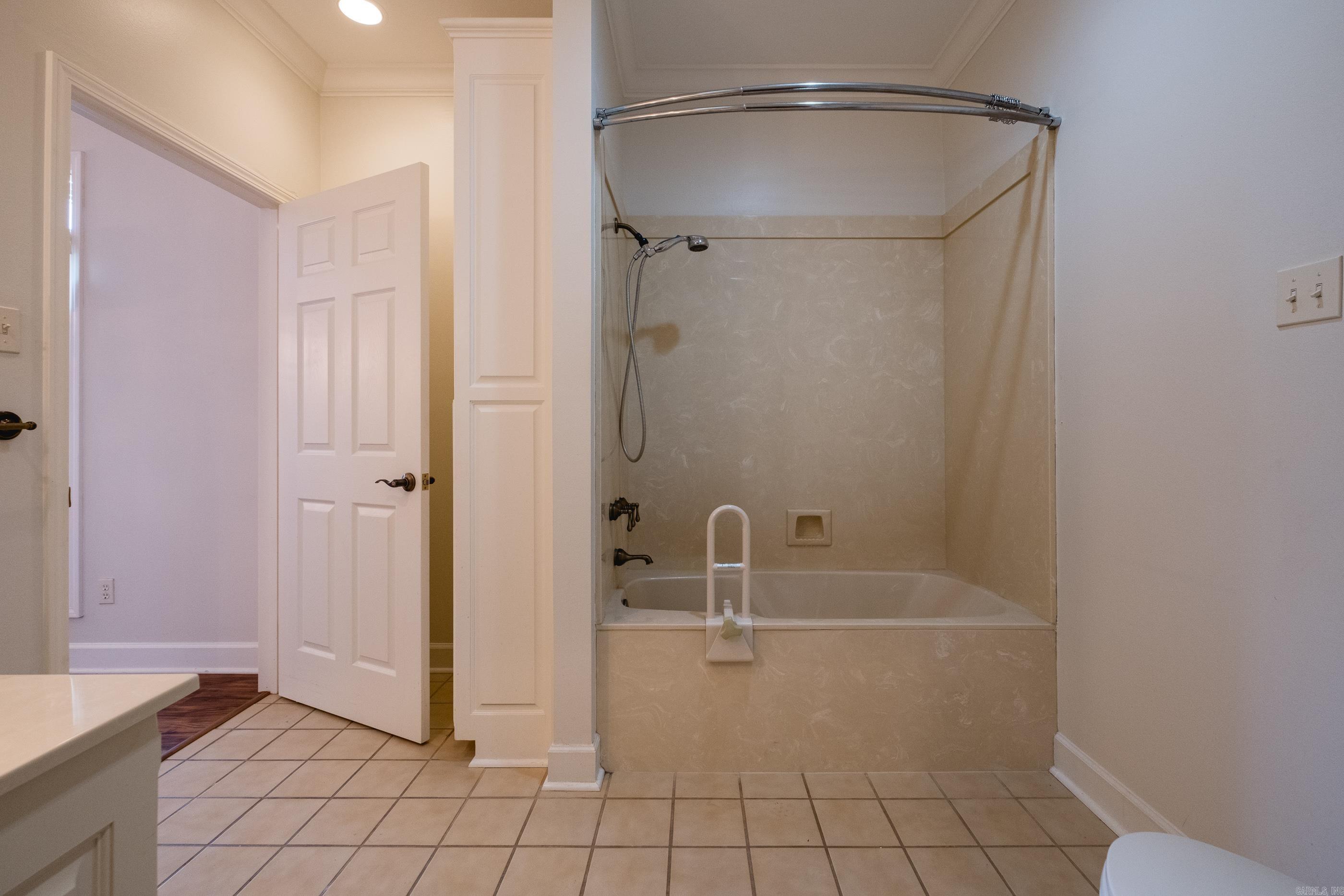 HUNTERS GREEN ESTATES - Residential