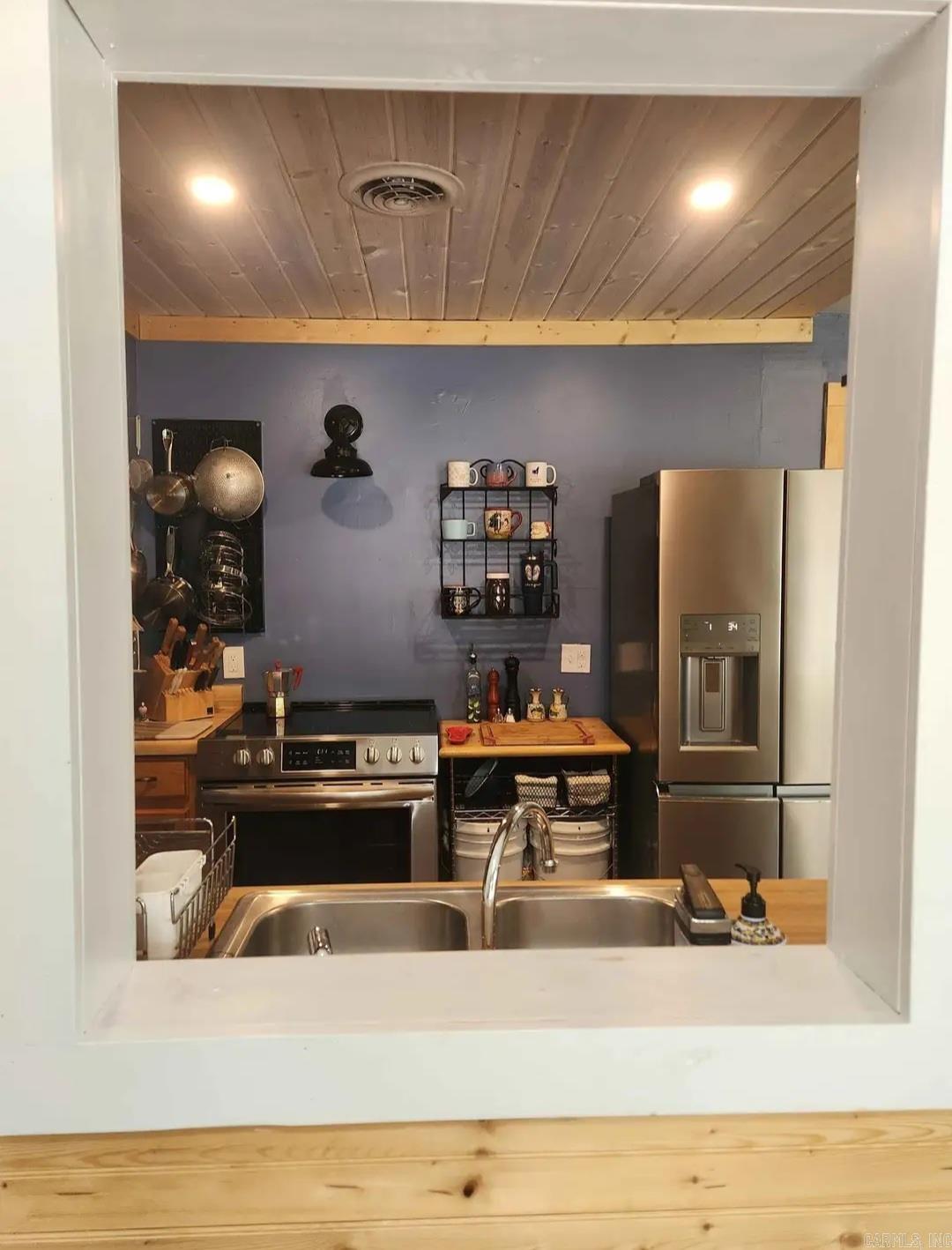 Lakewood Hills Condo - Residential