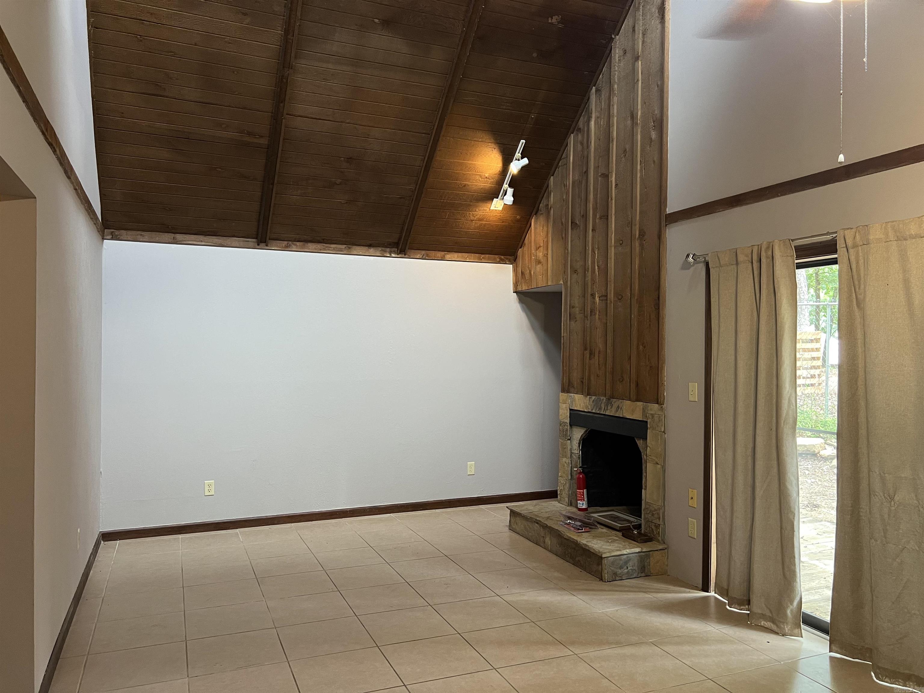 SHADOW RIDGE VILLAS - Residential
