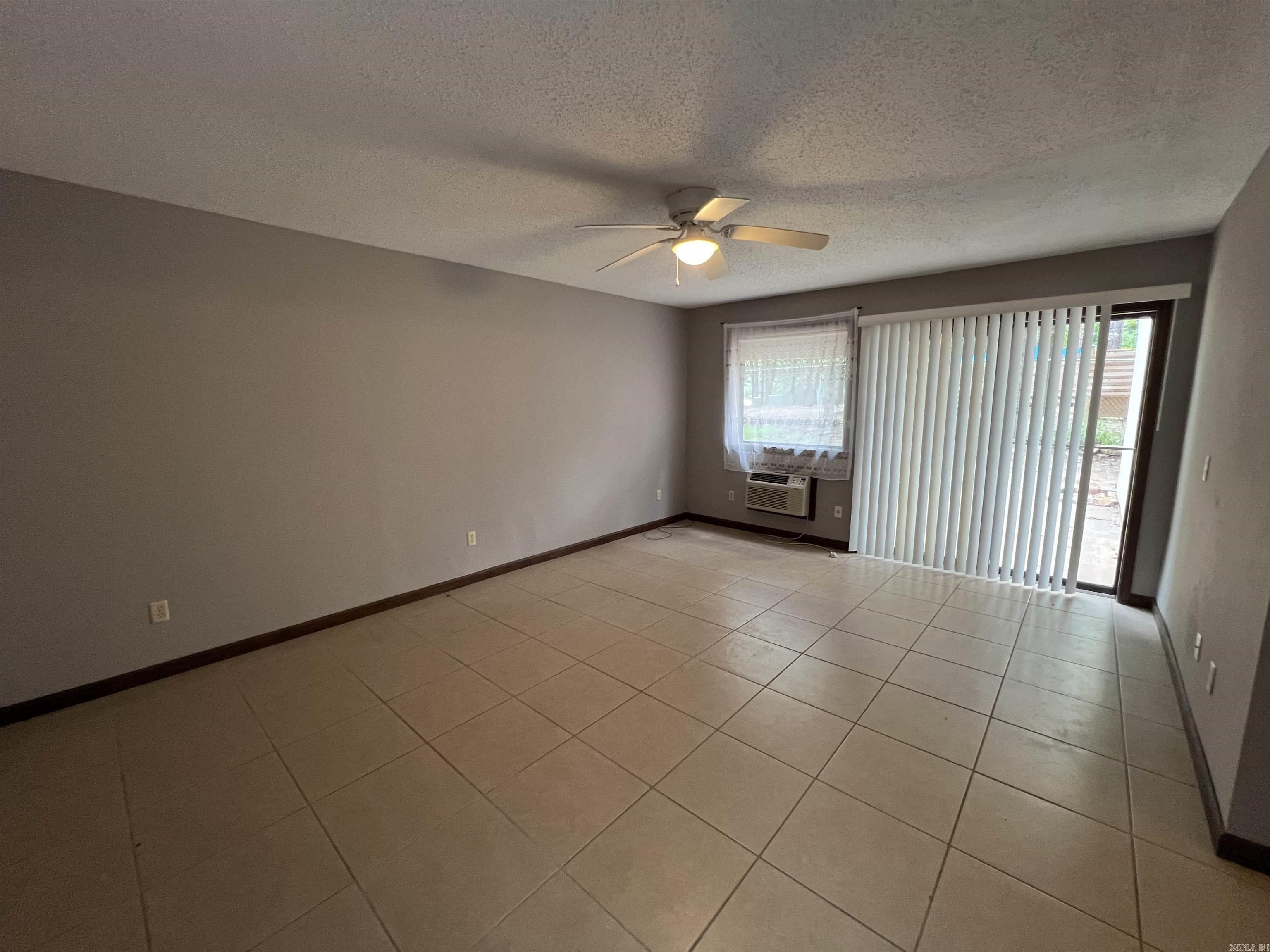 SHADOW RIDGE VILLAS - Residential