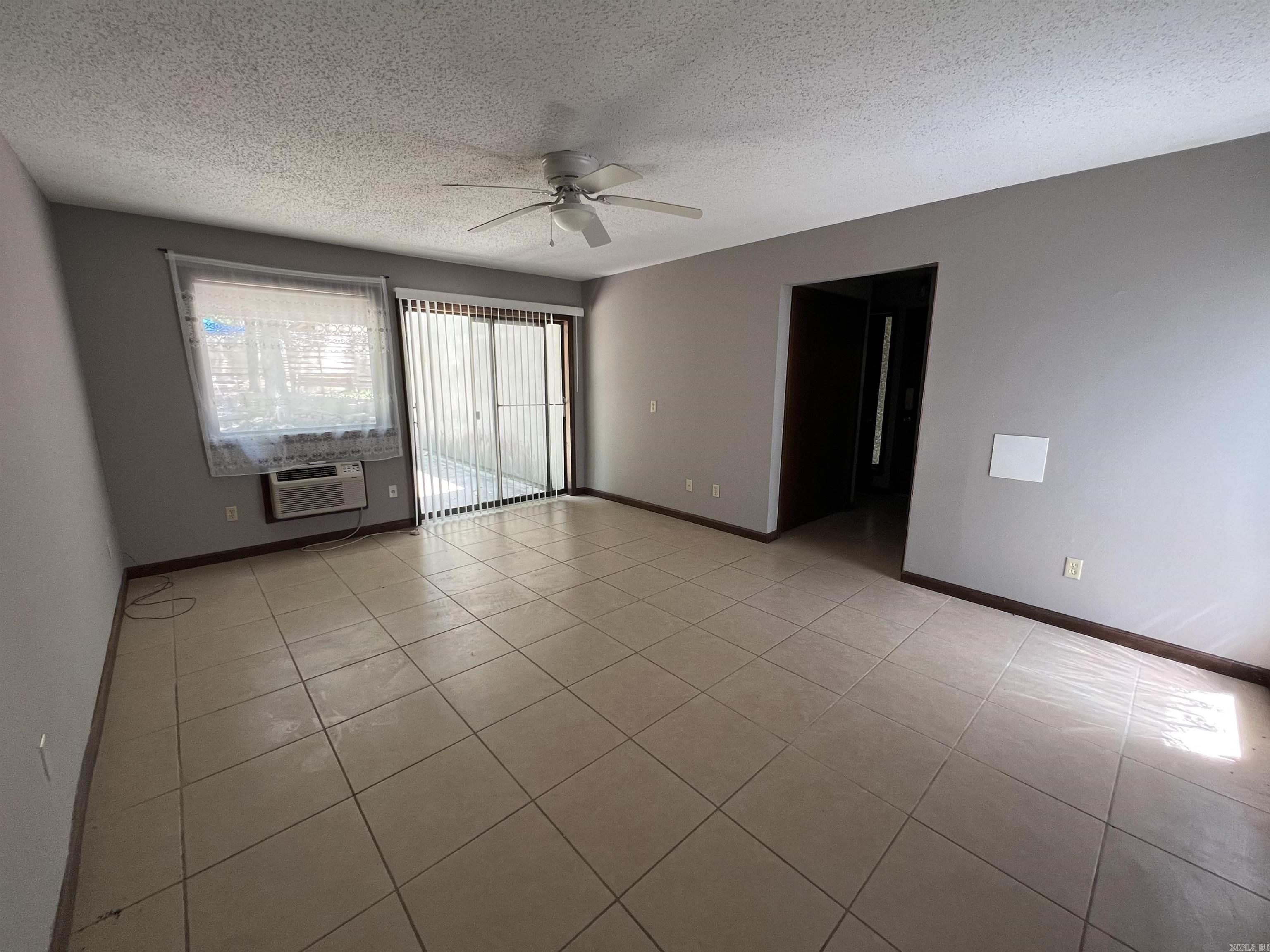 SHADOW RIDGE VILLAS - Residential