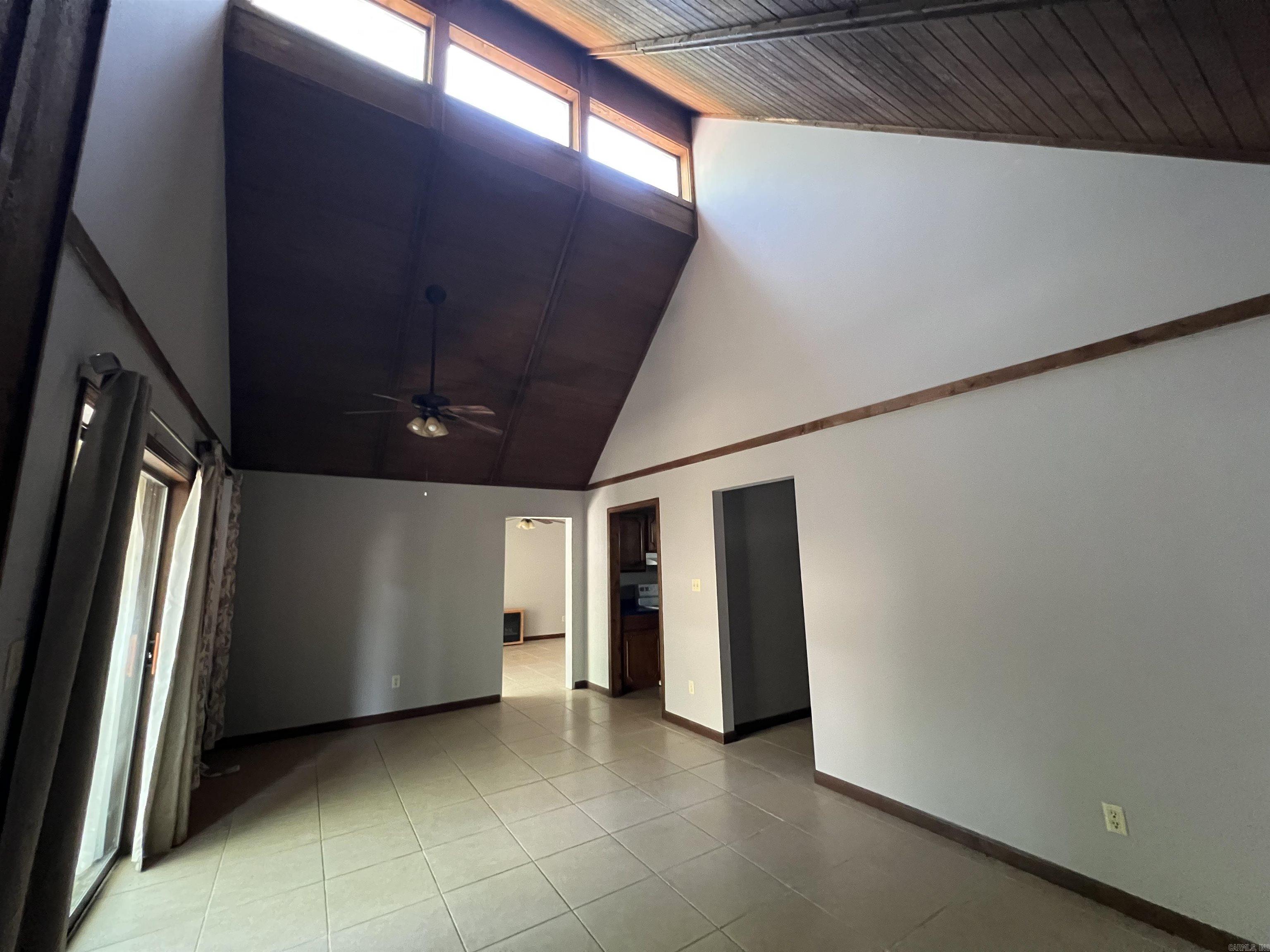 SHADOW RIDGE VILLAS - Residential