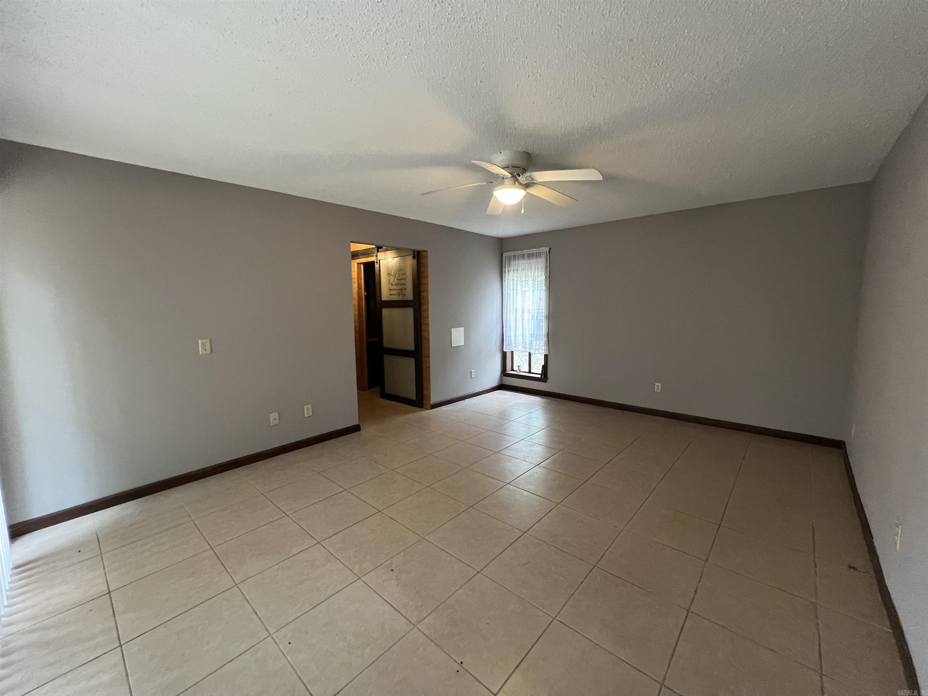 SHADOW RIDGE VILLAS - Residential